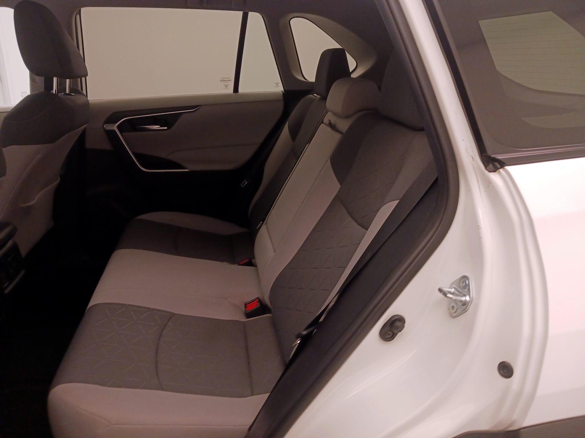 Thumbnail: 2021 Toyota RAV4 - 19
