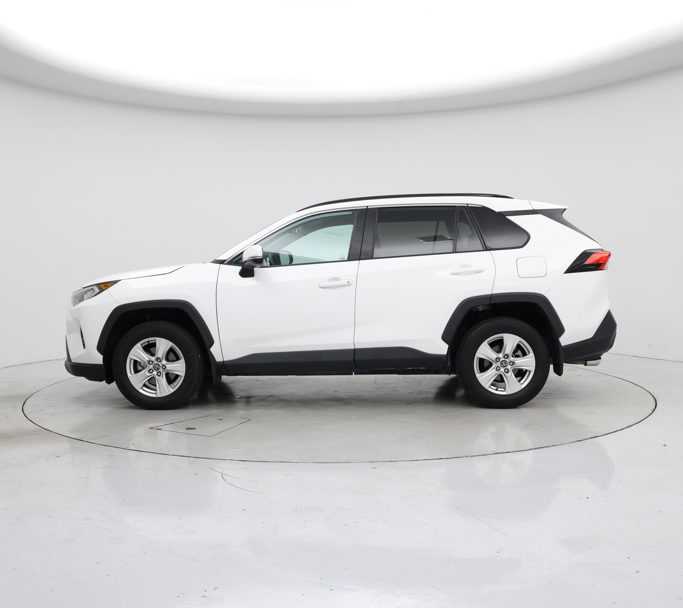 Thumbnail: 2021 Toyota RAV4 - 3