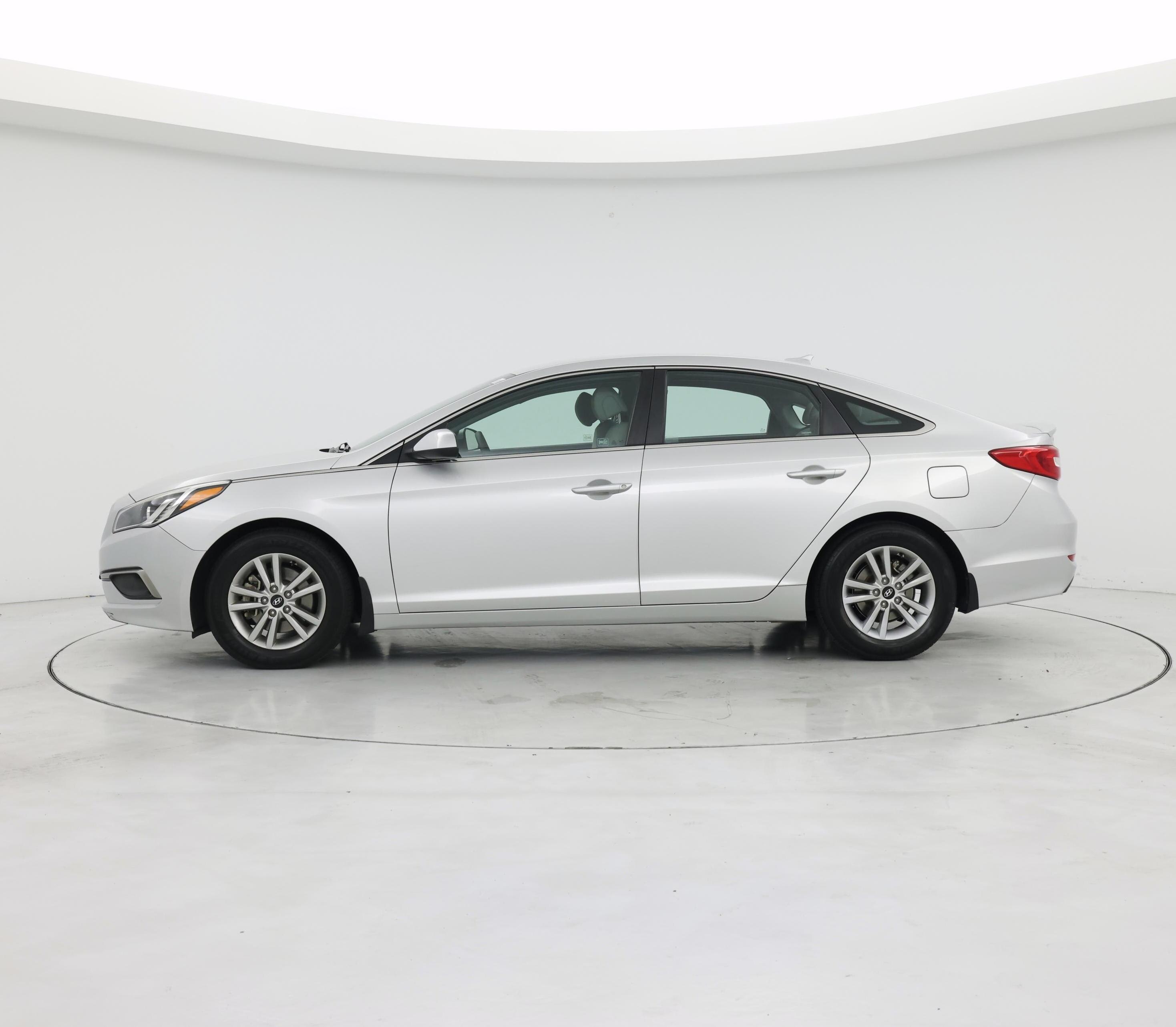 Thumbnail: 2017 Hyundai Sonata - 3