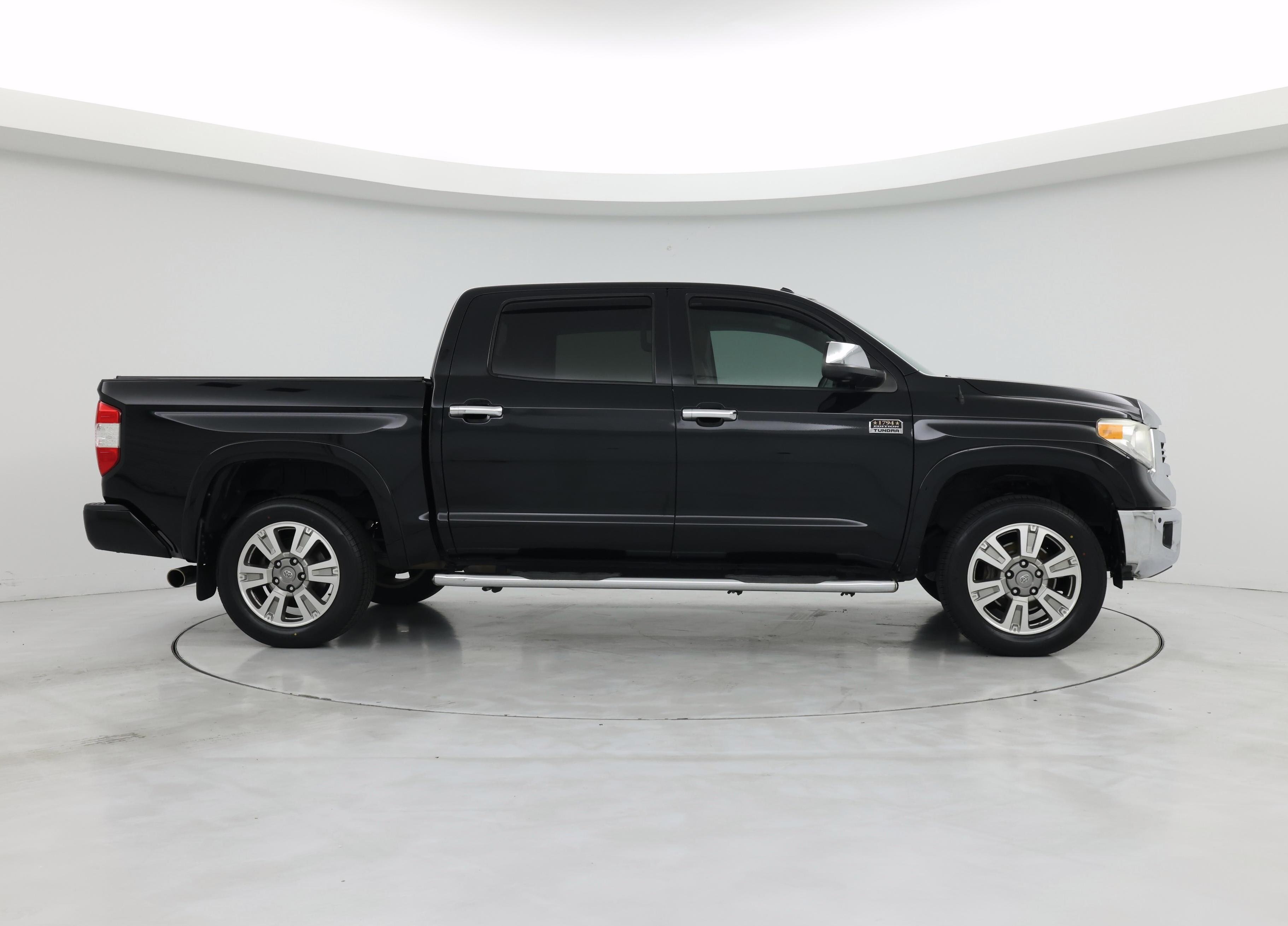 Thumbnail: 2017 Toyota Tundra - 7