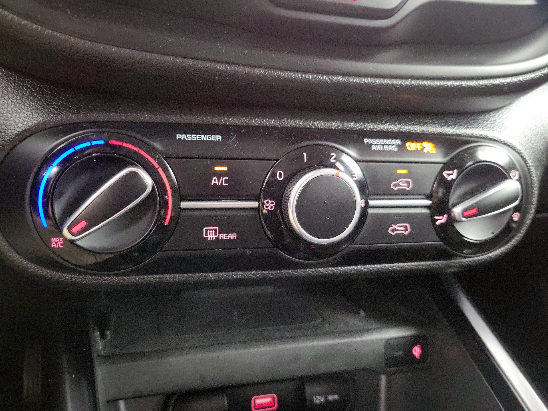 Thumbnail: 2020 Kia Soul - 16
