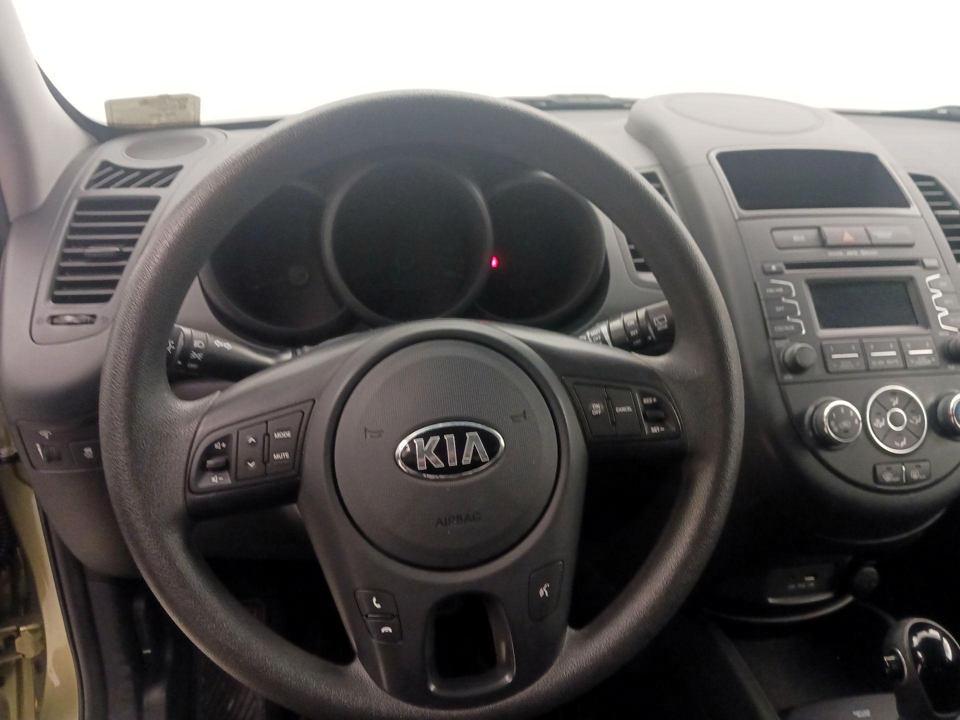 Thumbnail: 2013 Kia Soul - 10