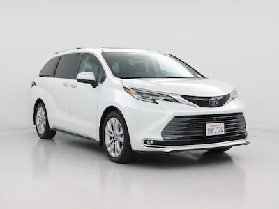 White 2023 Toyota Sienna Hybrid Platinum