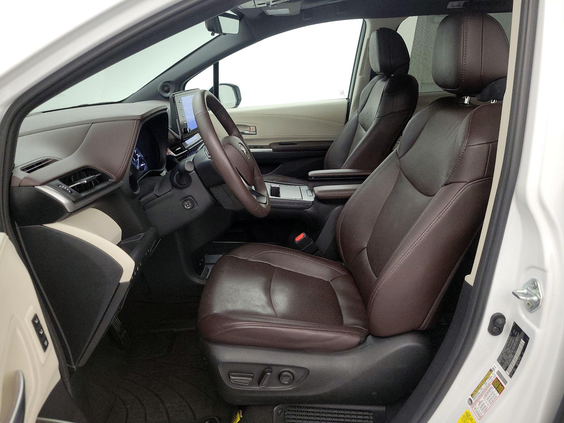 Thumbnail: 2023 Toyota Sienna - 11