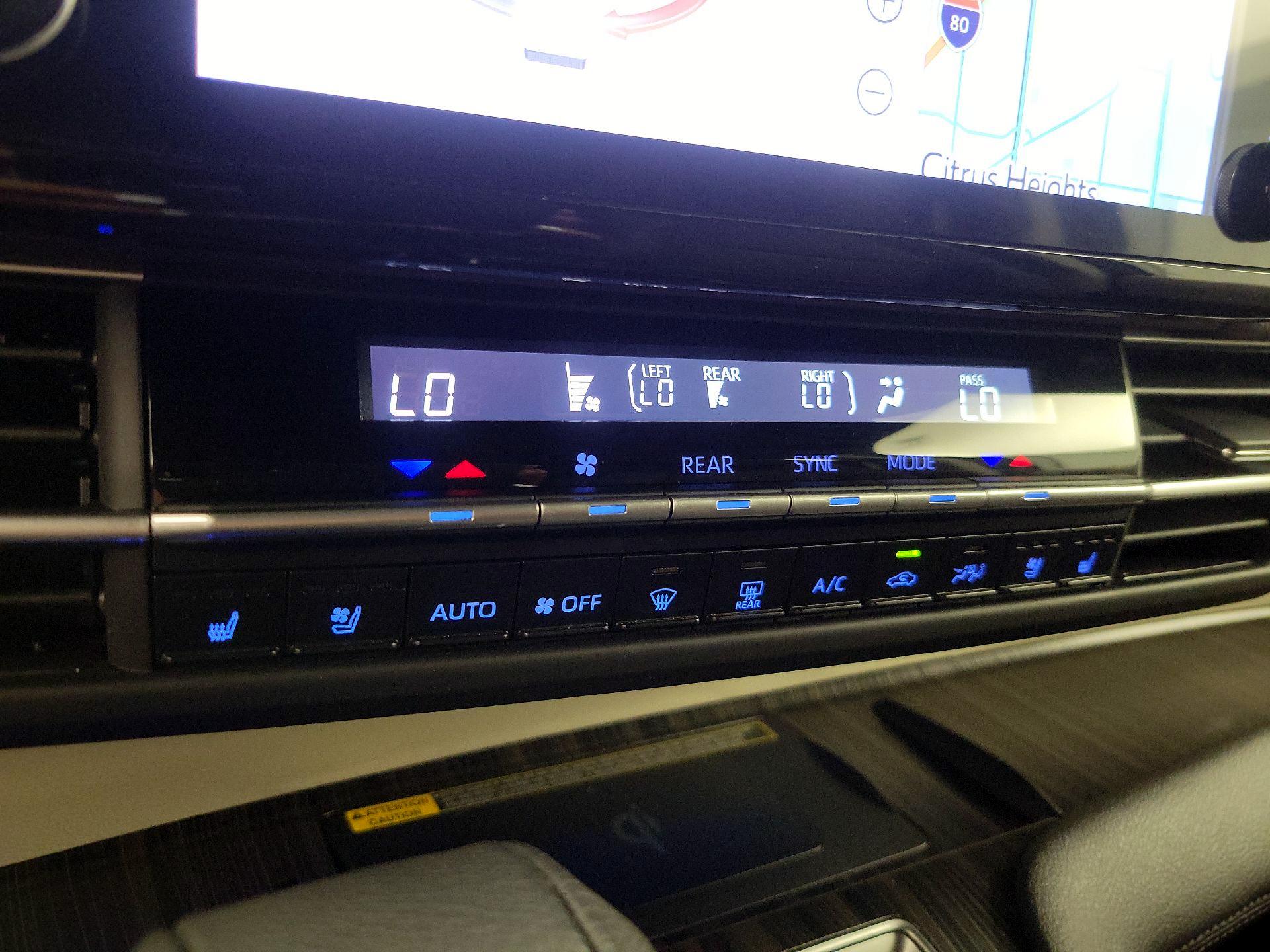 Thumbnail: 2023 Toyota Sienna - 16