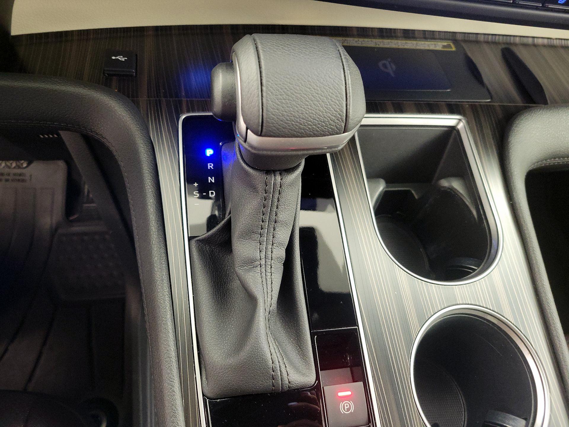 Thumbnail: 2023 Toyota Sienna - 17