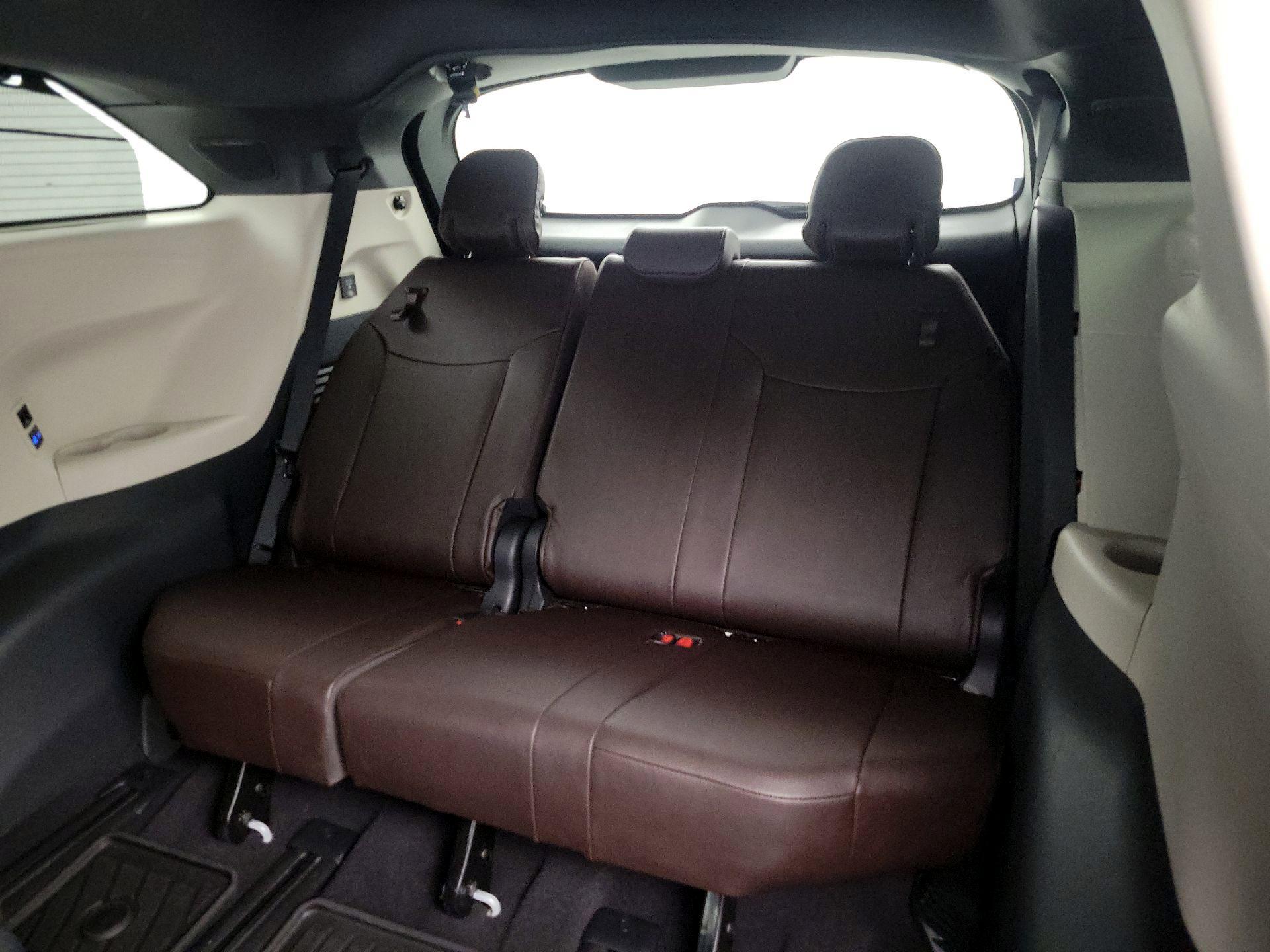 Thumbnail: 2023 Toyota Sienna - 19