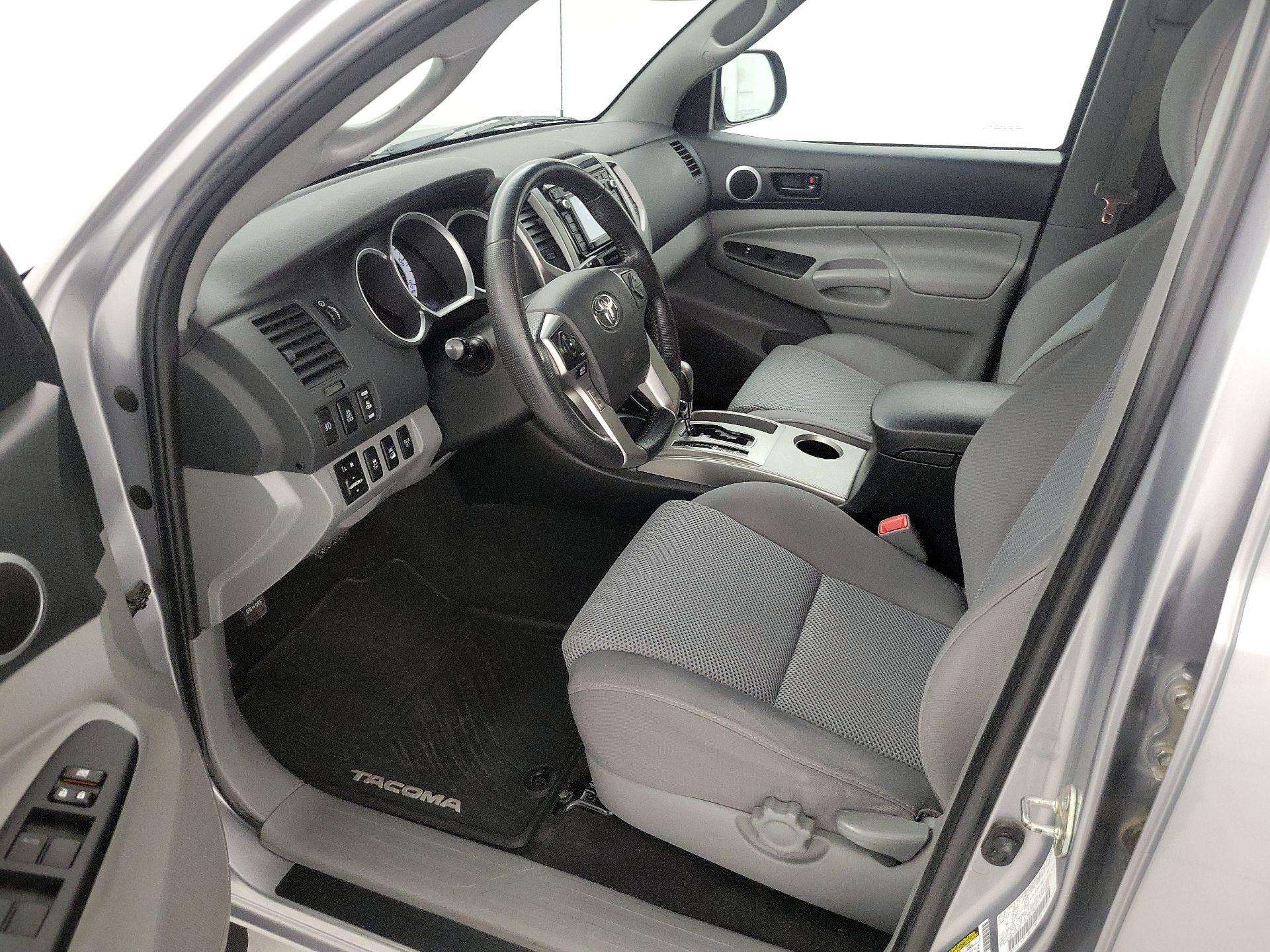 Thumbnail: 2015 Toyota Tacoma - 11