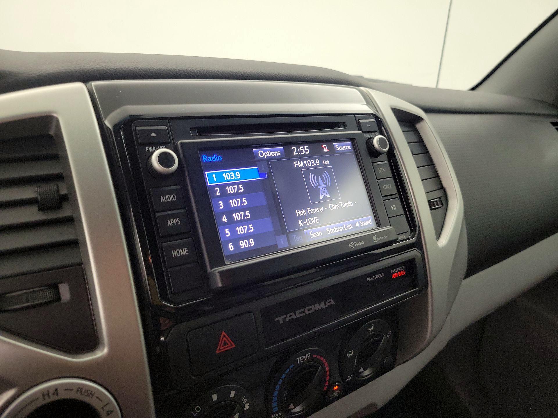 Thumbnail: 2015 Toyota Tacoma - 15