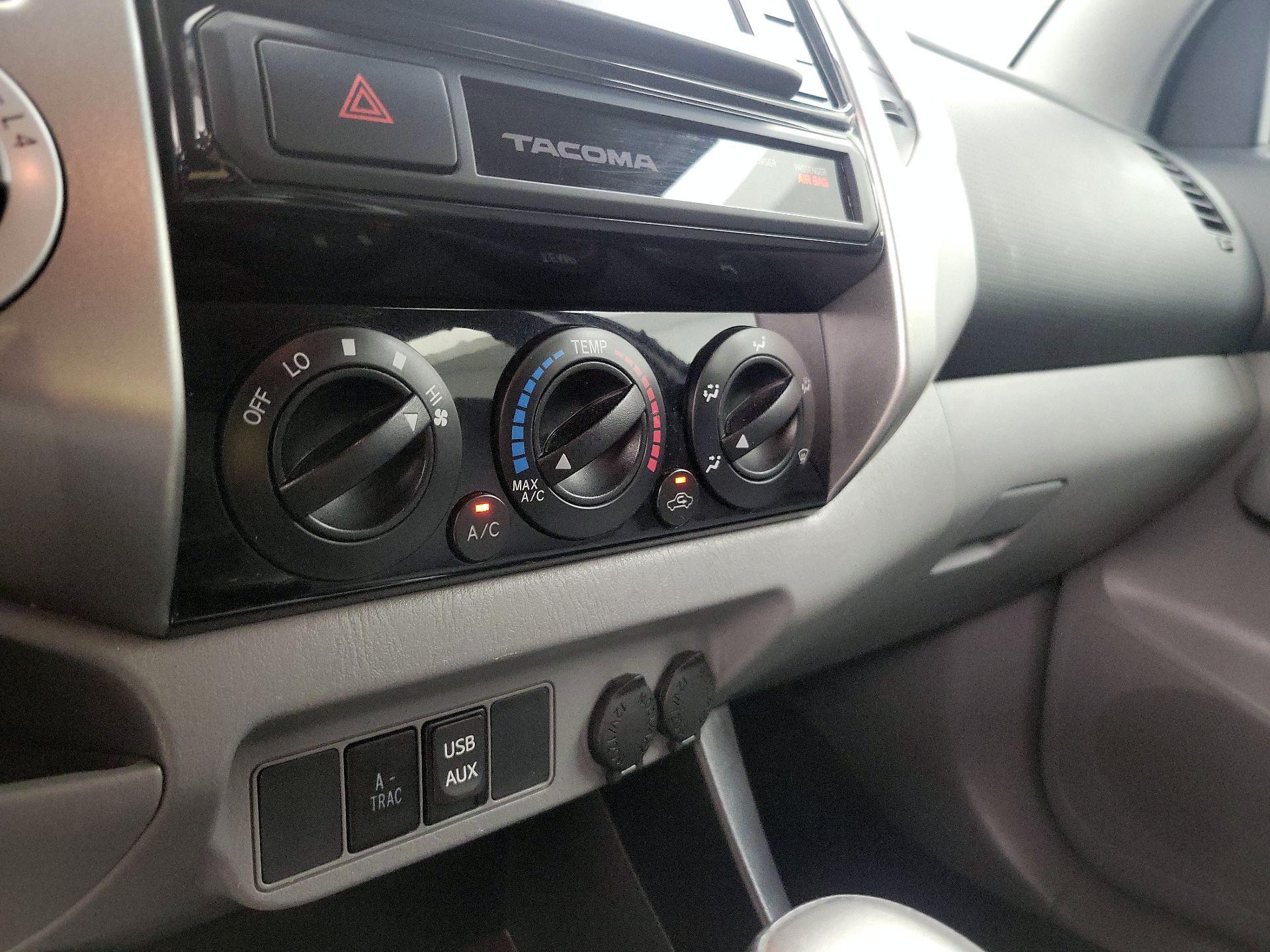 Thumbnail: 2015 Toyota Tacoma - 16