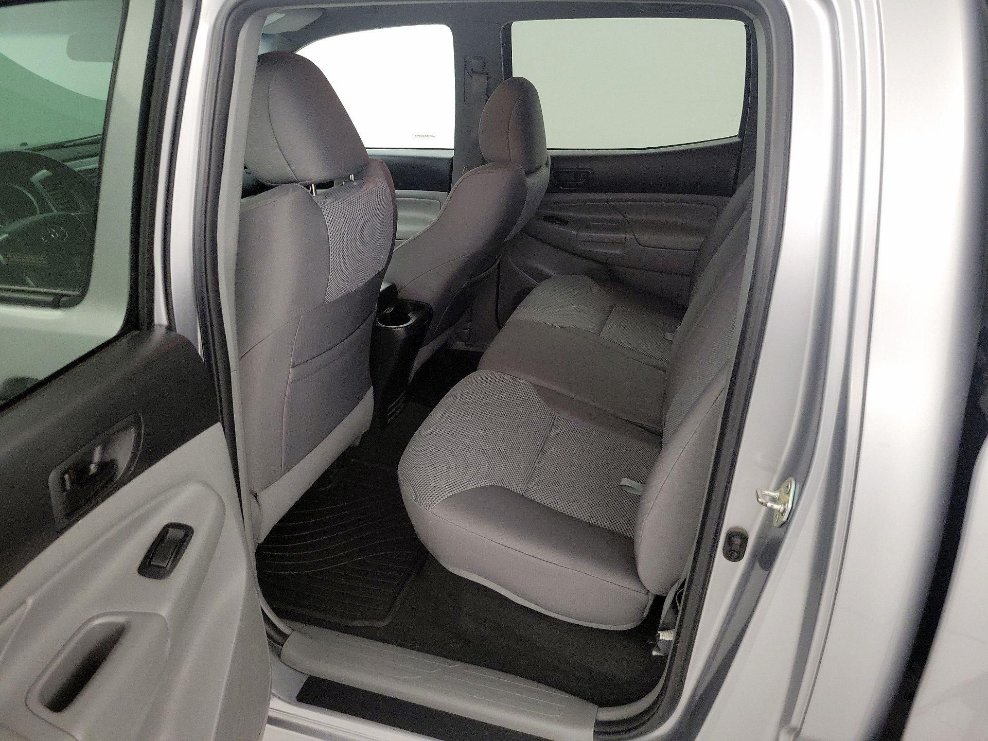 Thumbnail: 2015 Toyota Tacoma - 19