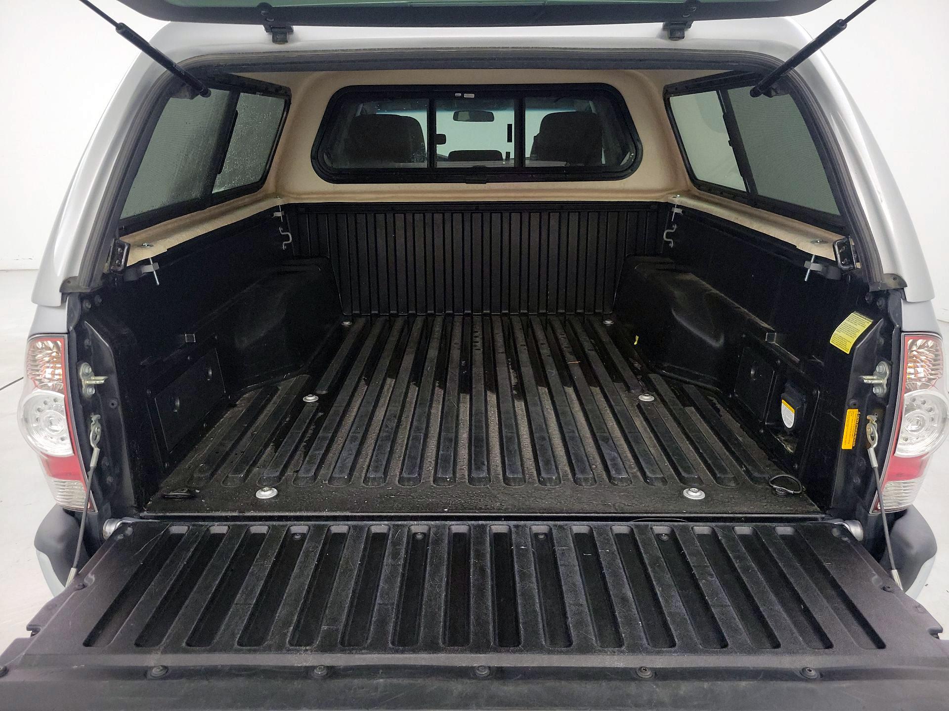 Thumbnail: 2015 Toyota Tacoma - 20