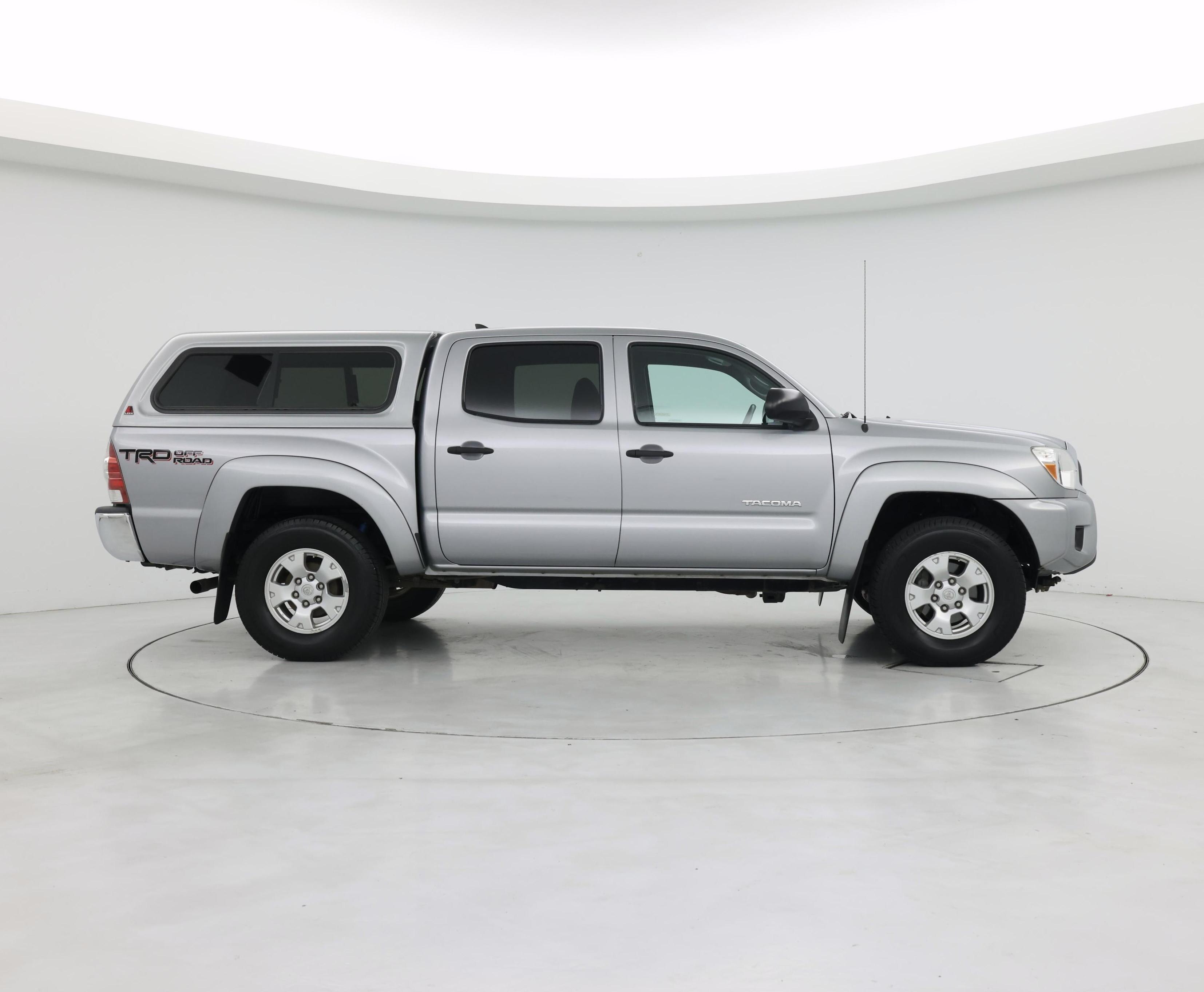 Thumbnail: 2015 Toyota Tacoma - 7