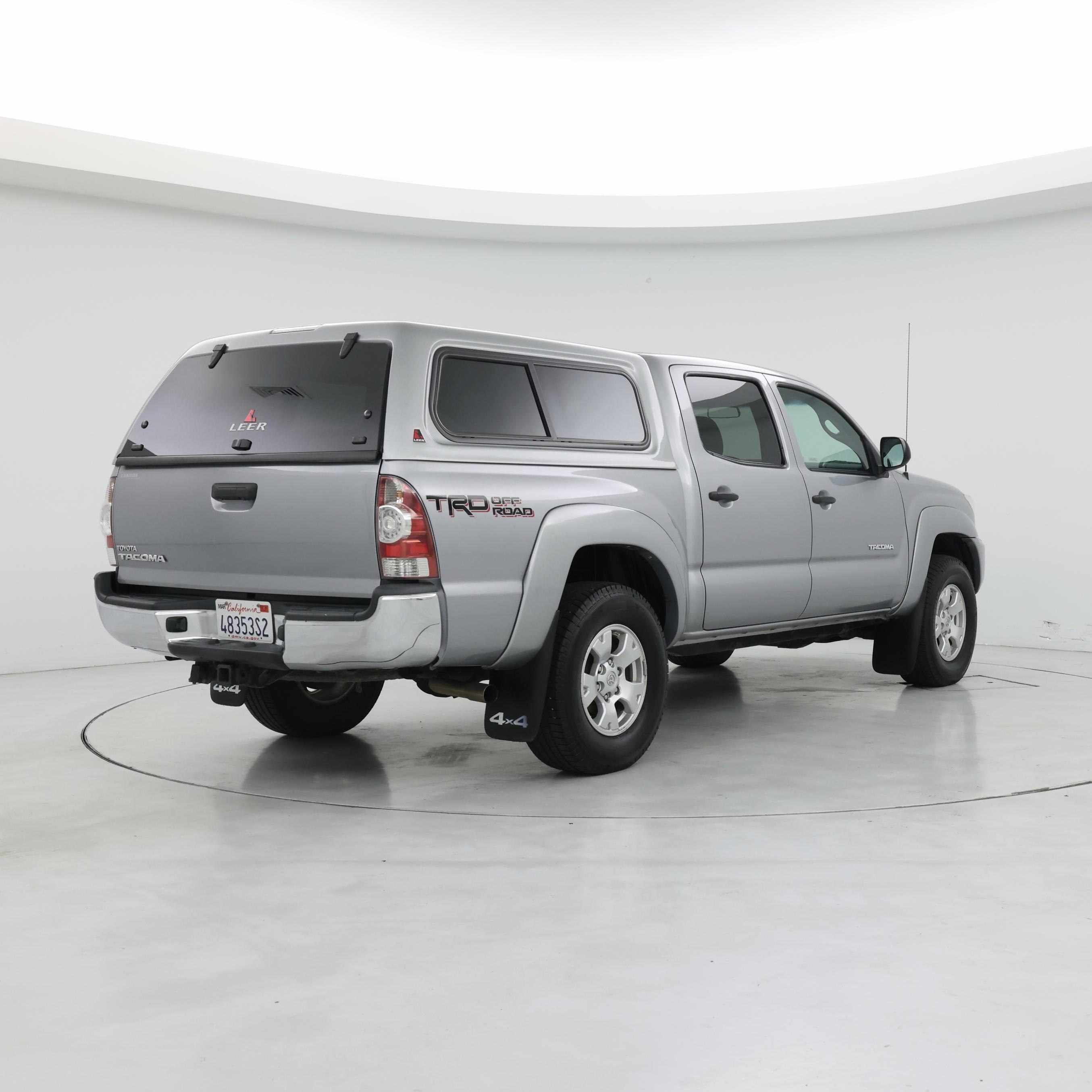 Thumbnail: 2015 Toyota Tacoma - 8