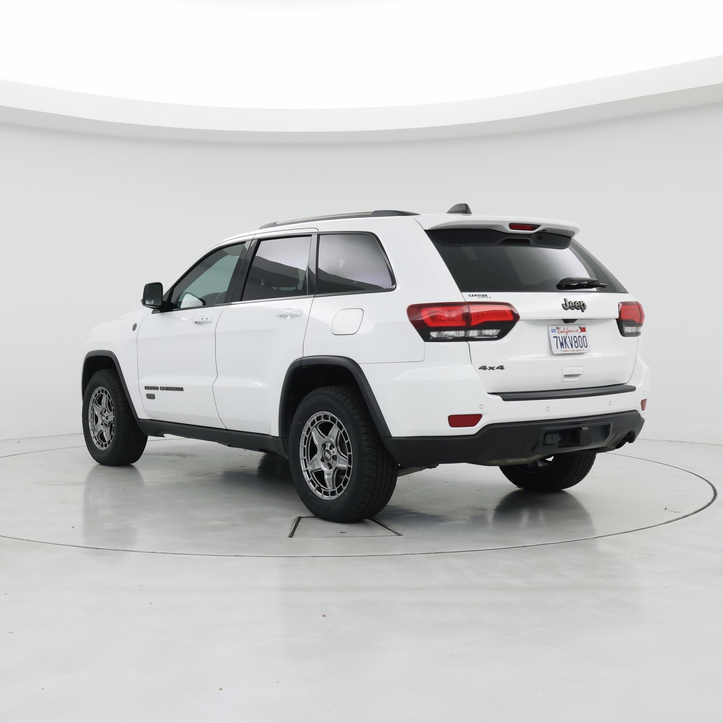 Thumbnail: 2017 Jeep Grand Cherokee - 2