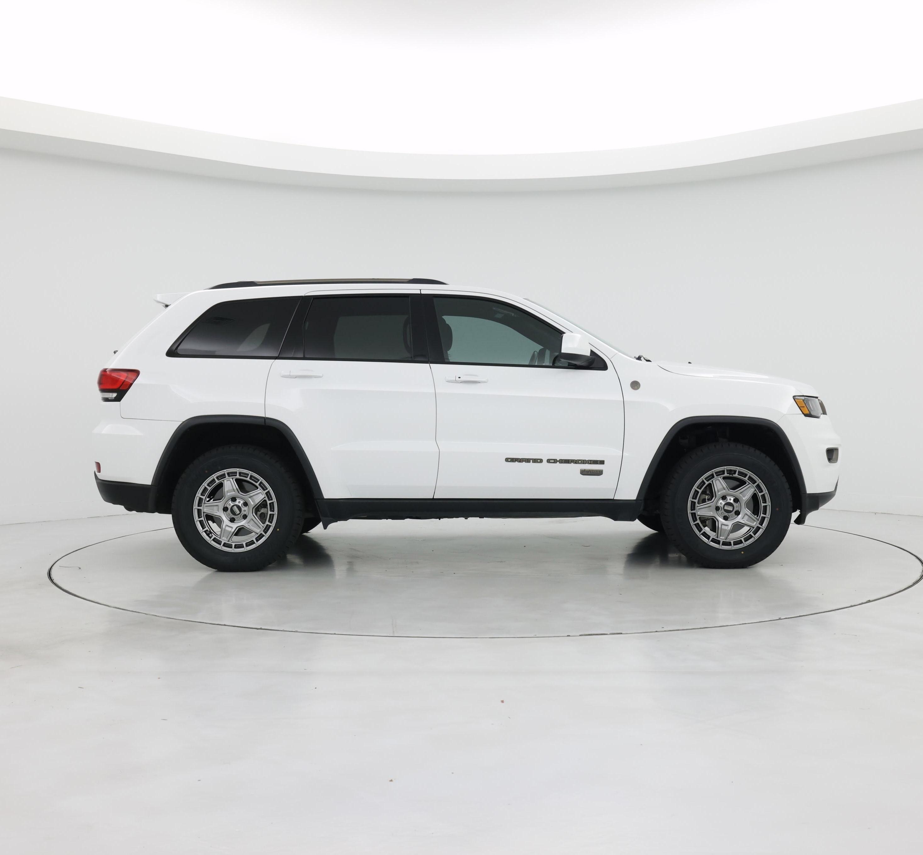 Thumbnail: 2017 Jeep Grand Cherokee - 7