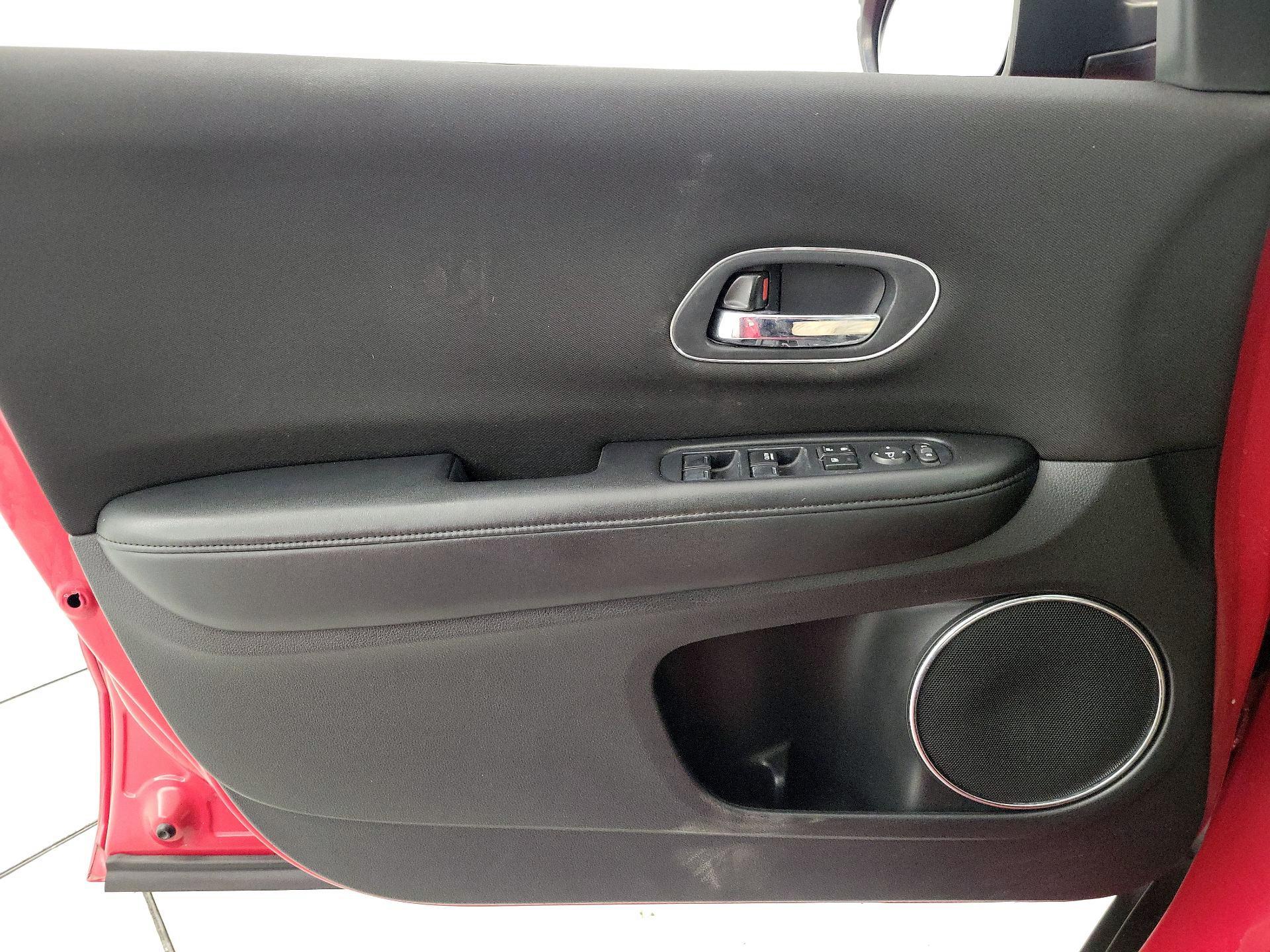 Thumbnail: 2016 Honda HR-V - 12