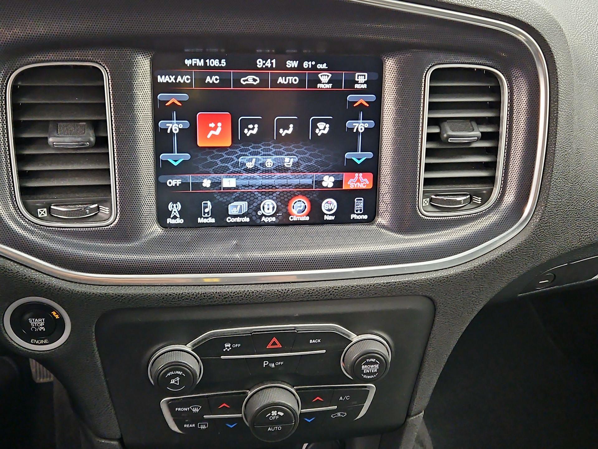 Thumbnail: 2015 Dodge Charger - 17
