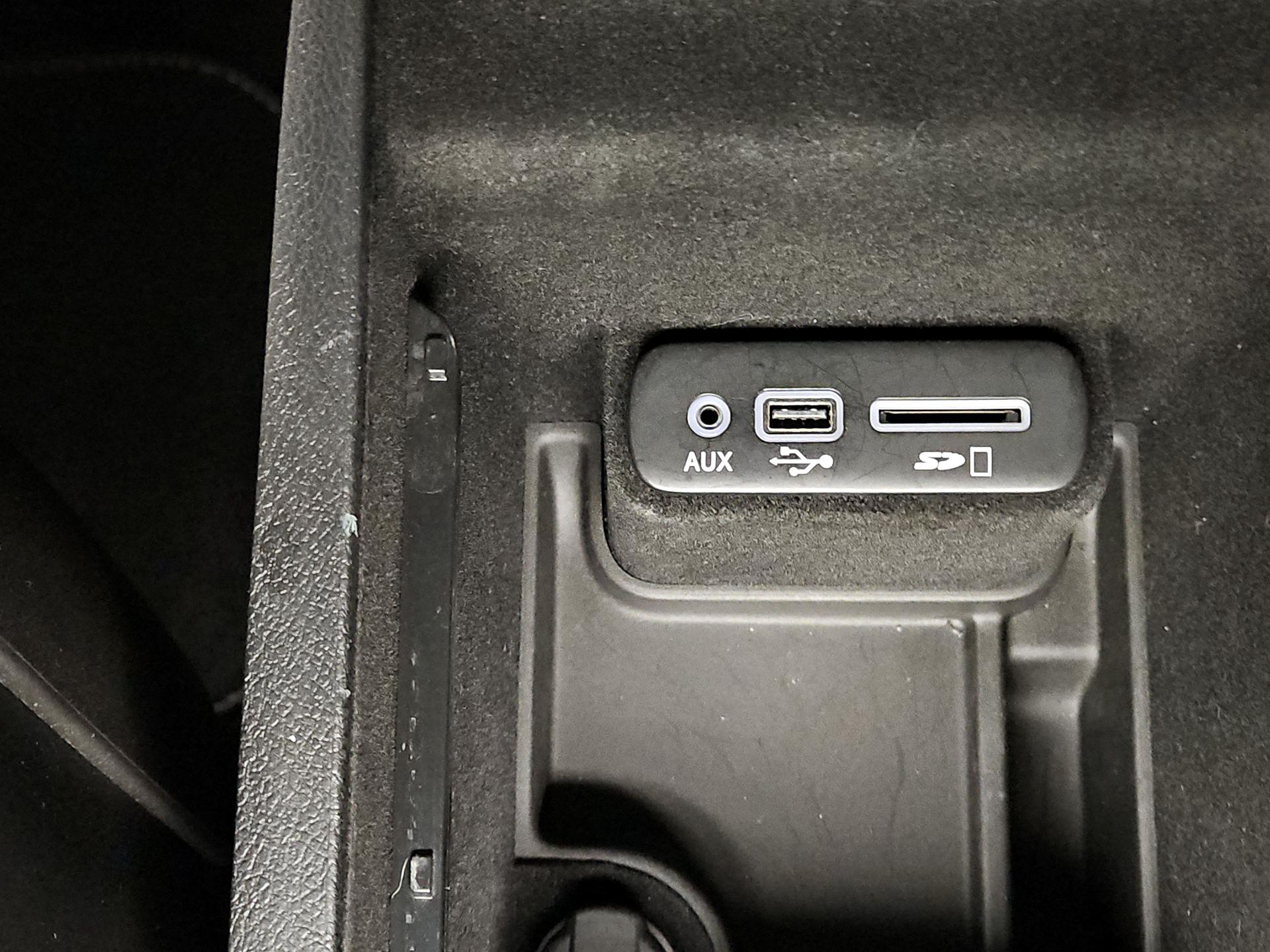 Thumbnail: 2015 Dodge Charger - 19