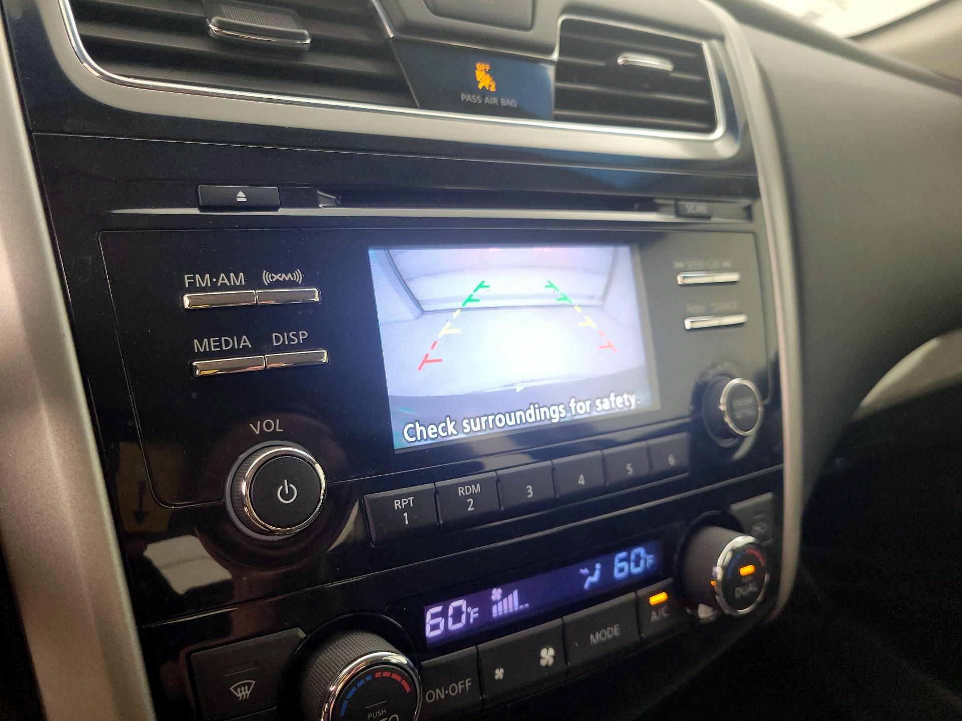 Thumbnail: 2015 Nissan Altima - 14