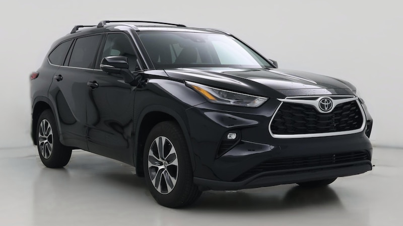 2022 Toyota Highlander XLE Hero Image