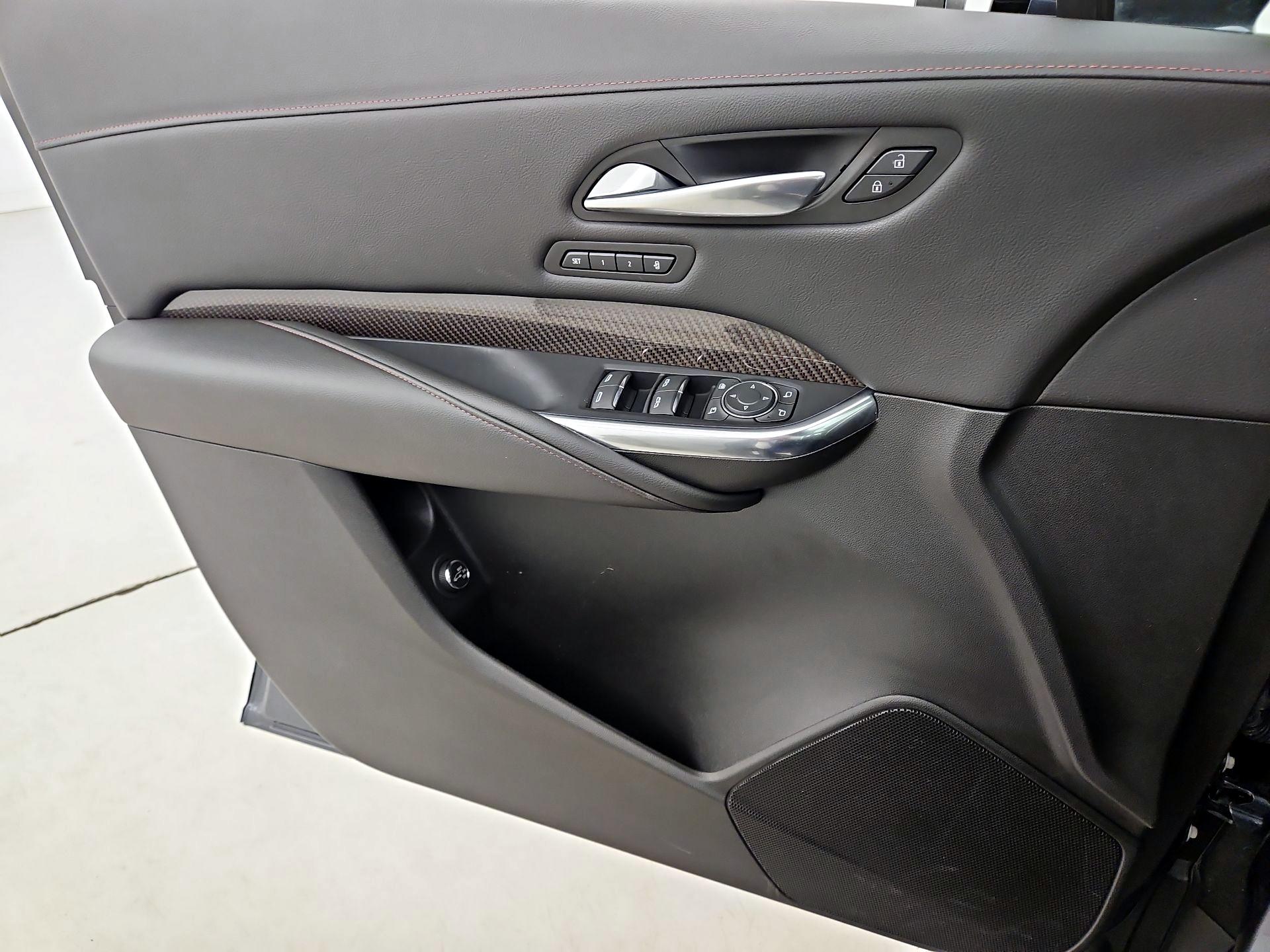 Thumbnail: 2021 Cadillac XT4 - 12