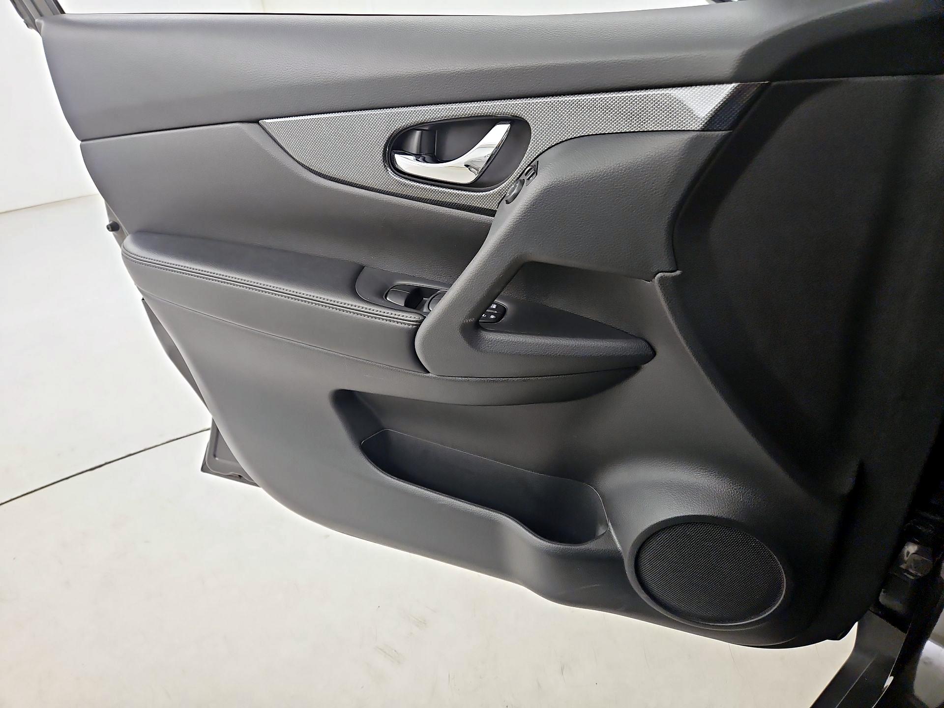 Thumbnail: 2014 Nissan Rogue - 12