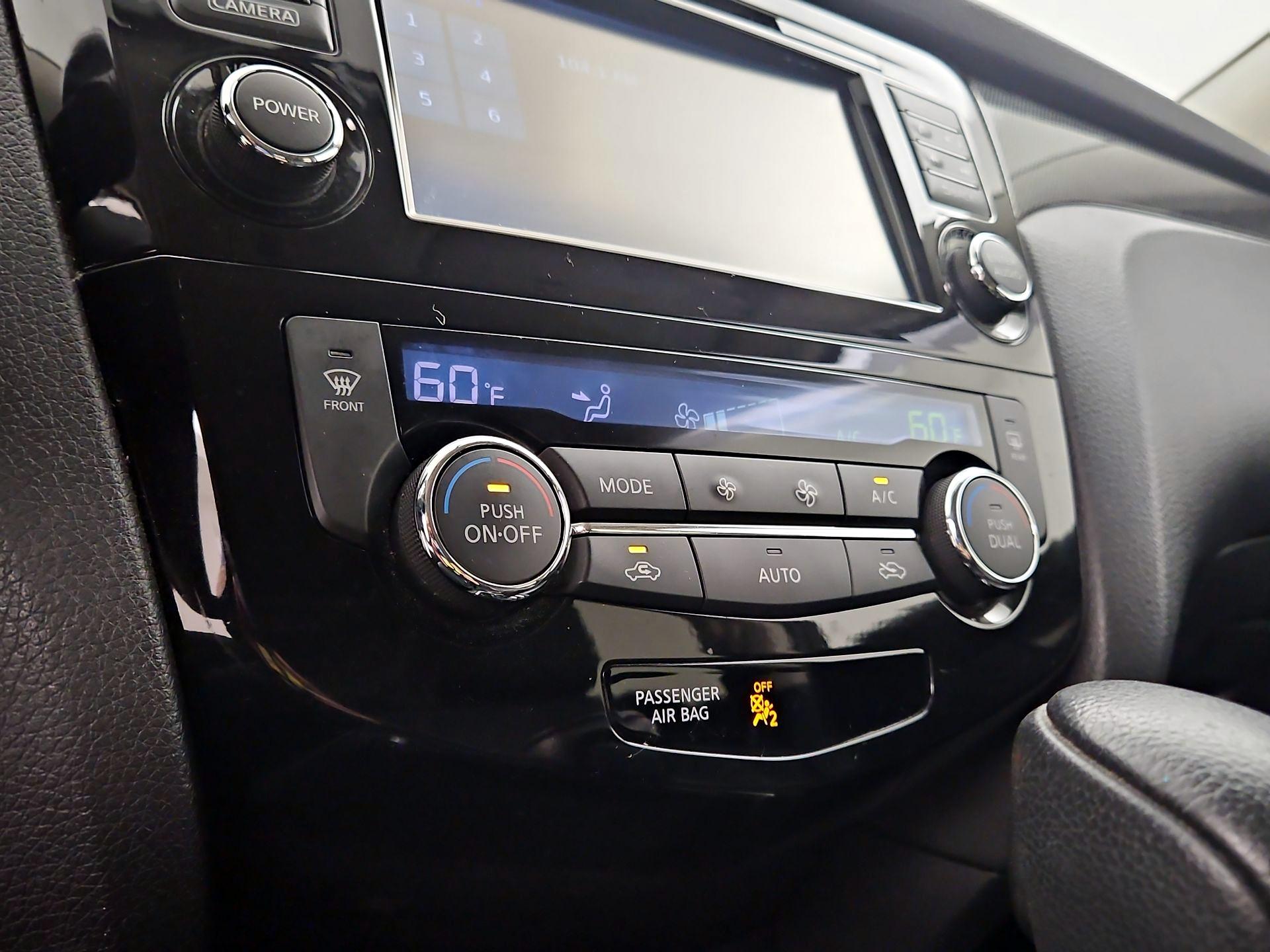 Thumbnail: 2014 Nissan Rogue - 17