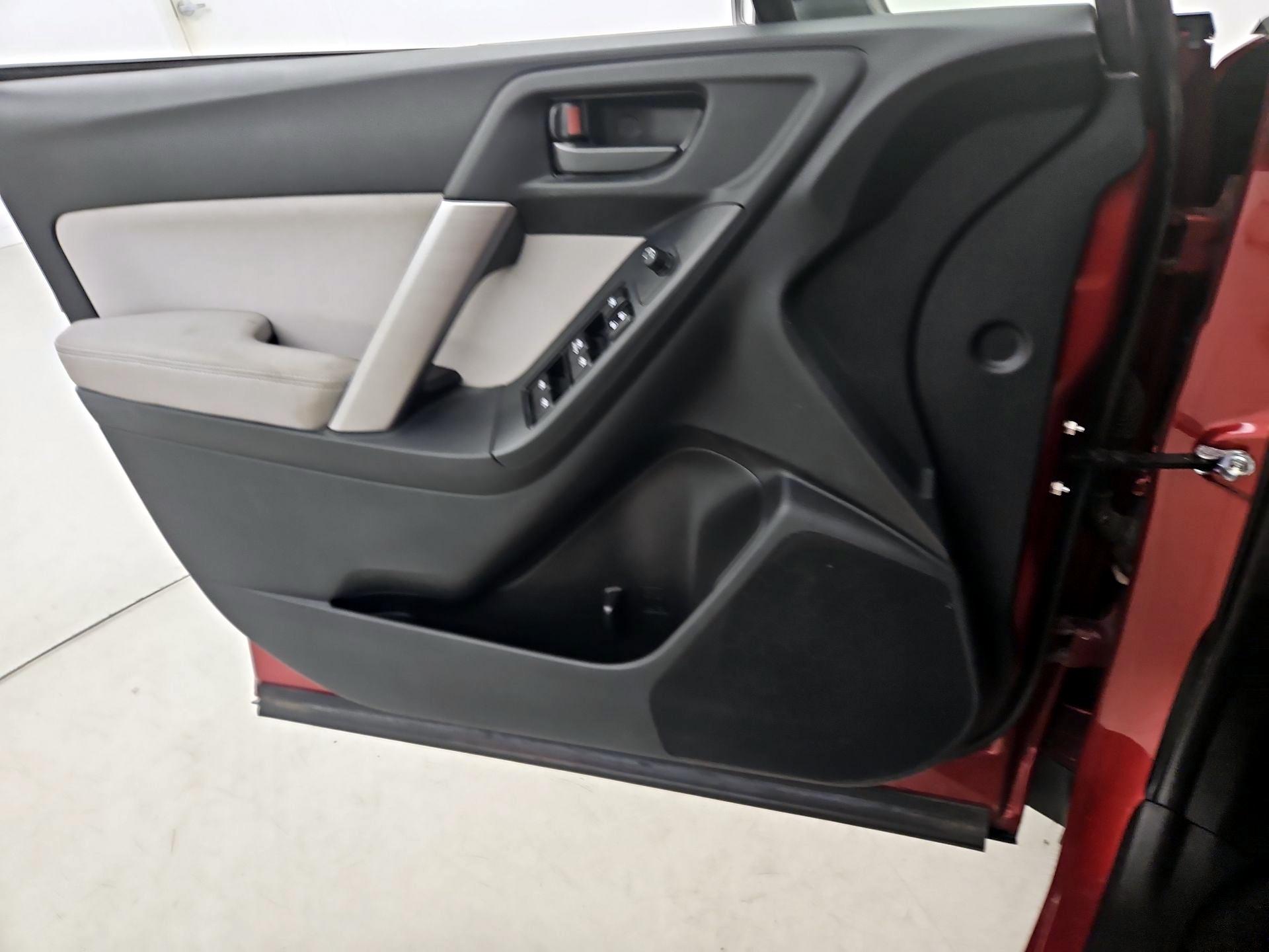 Thumbnail: 2015 Subaru Forester - 12