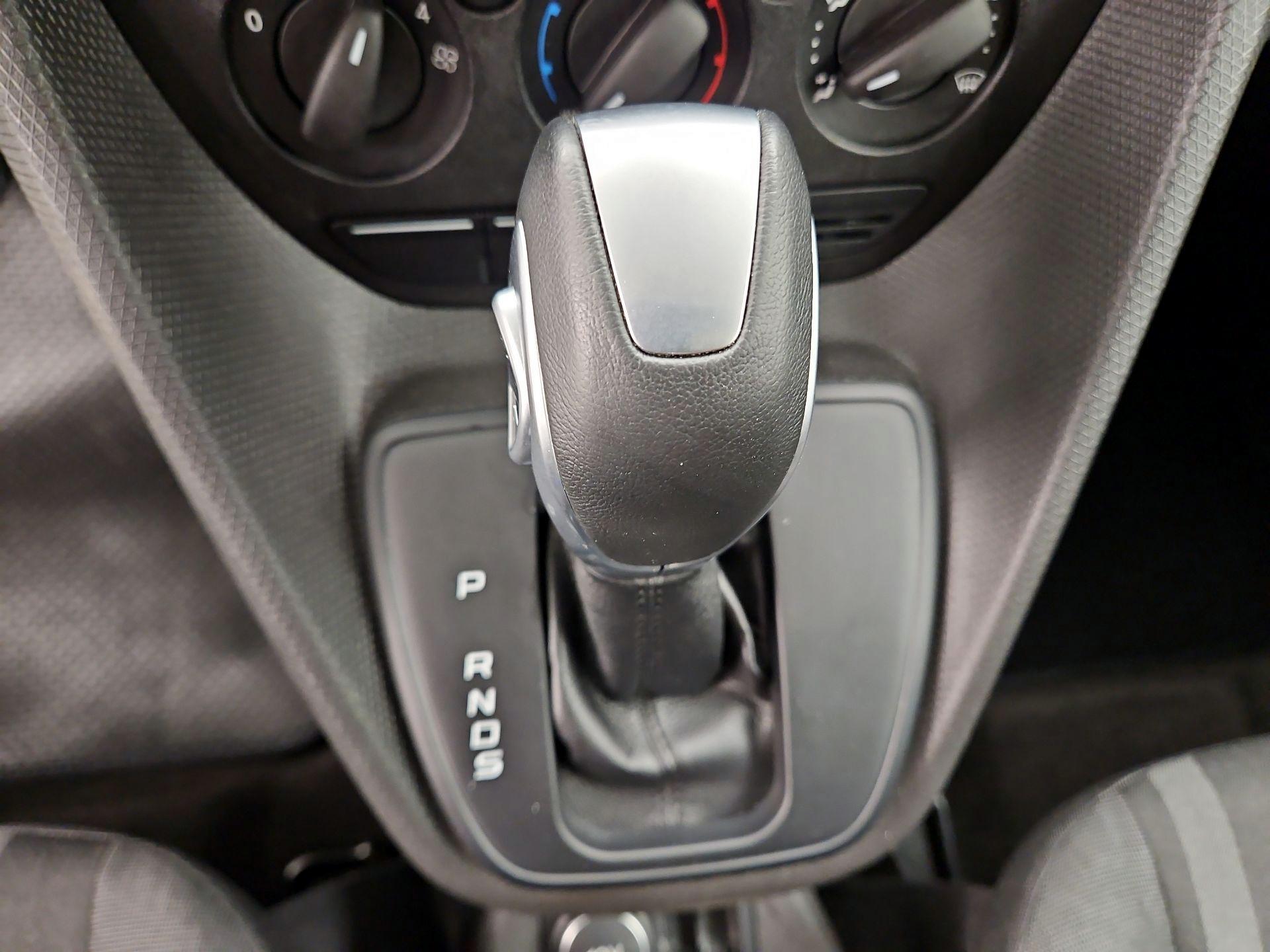 Thumbnail: 2014 Ford Transit Series - 17