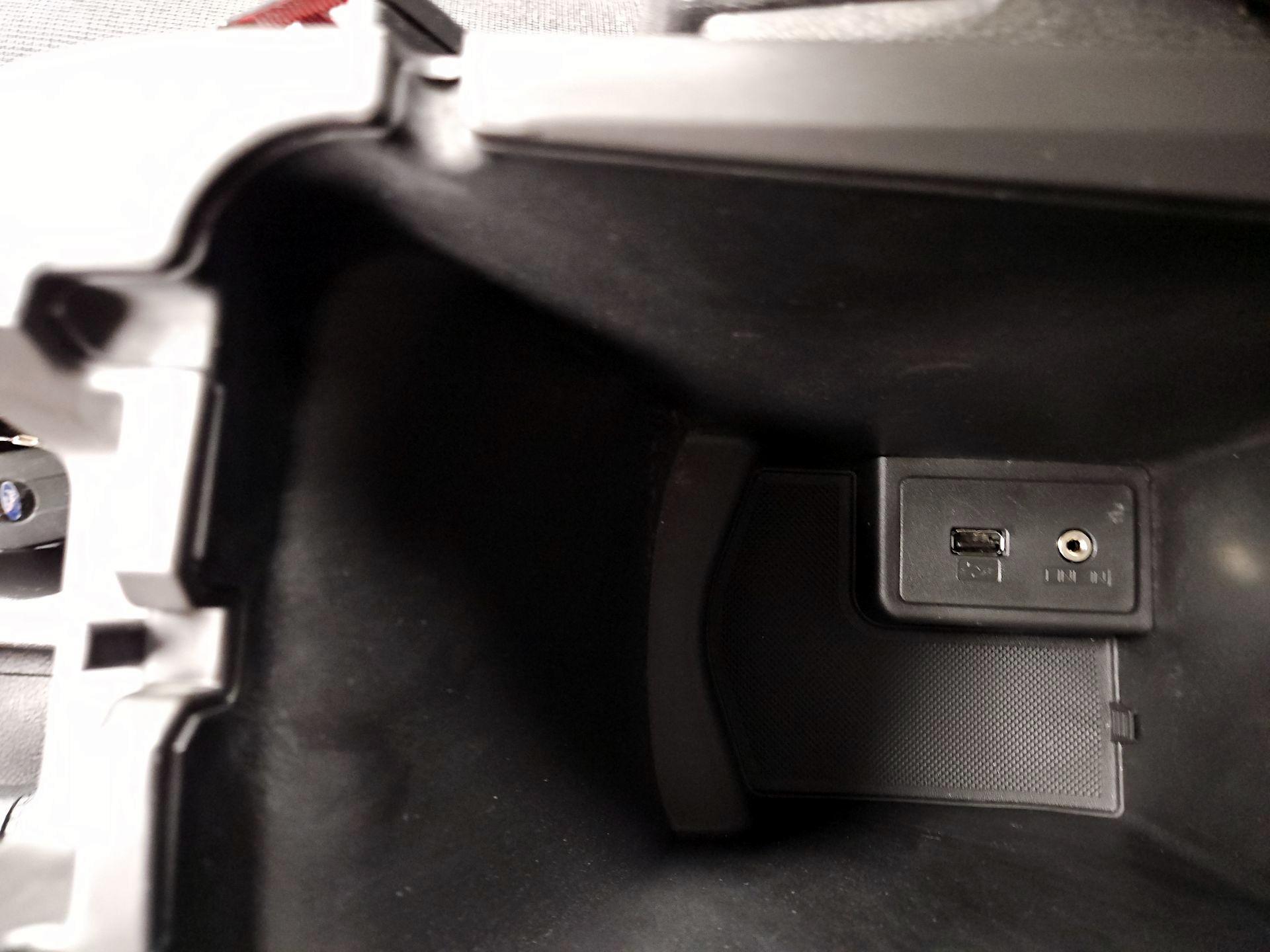 Thumbnail: 2014 Ford Transit Series - 18