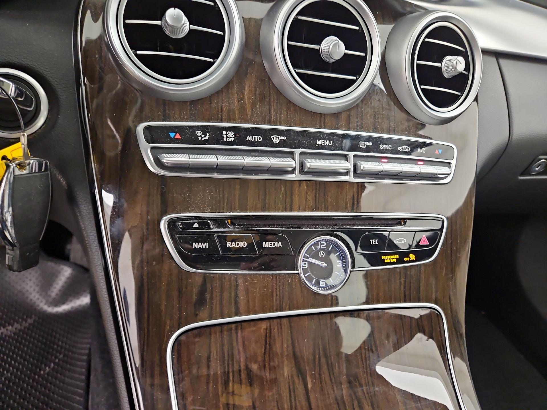 Thumbnail: 2016 Mercedes-Benz C-Class - 17