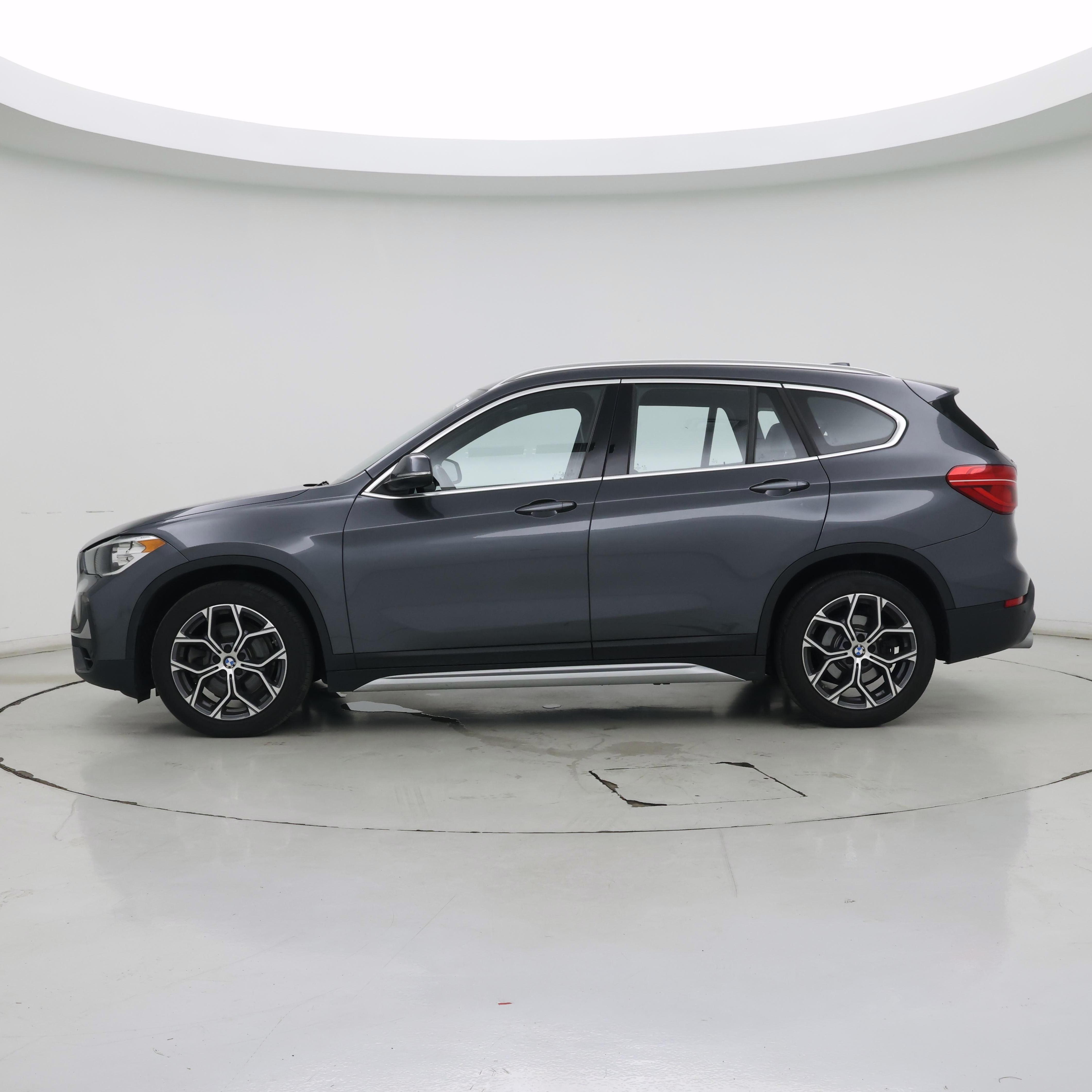 Thumbnail: 2021 BMW X1 - 3