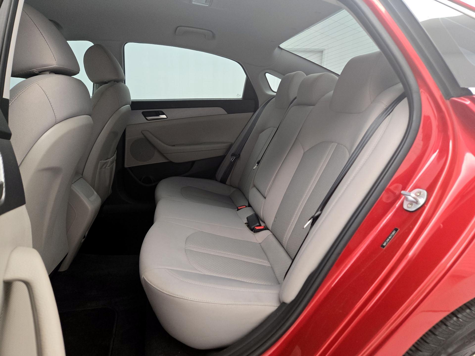 Thumbnail: 2019 Hyundai Sonata - 19