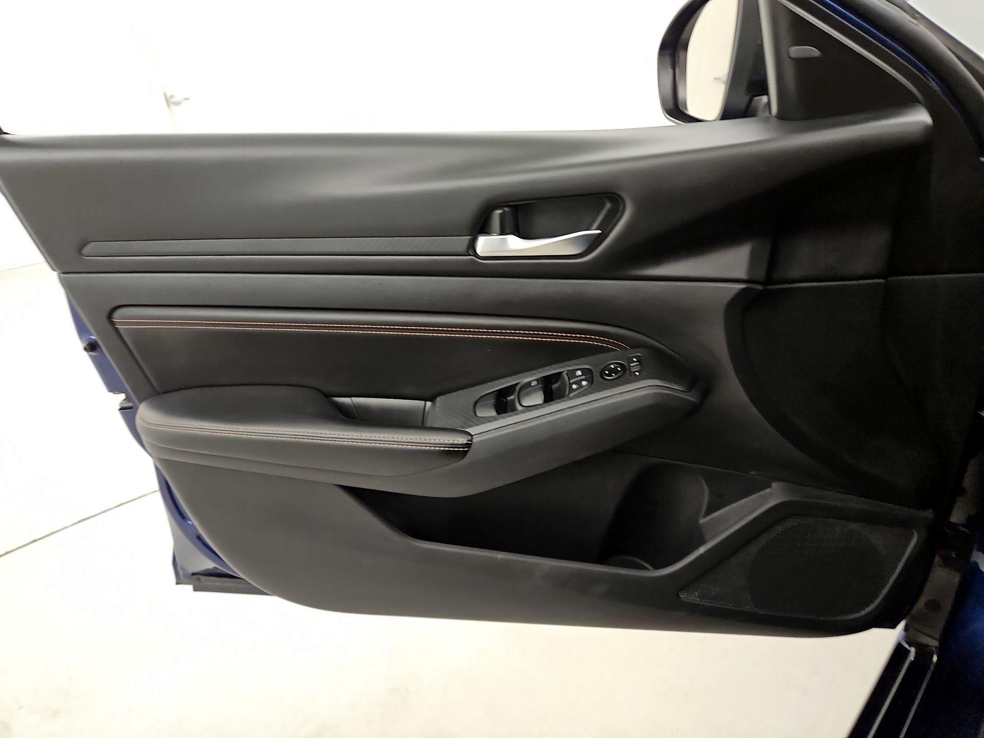 Thumbnail: 2020 Nissan Altima - 12
