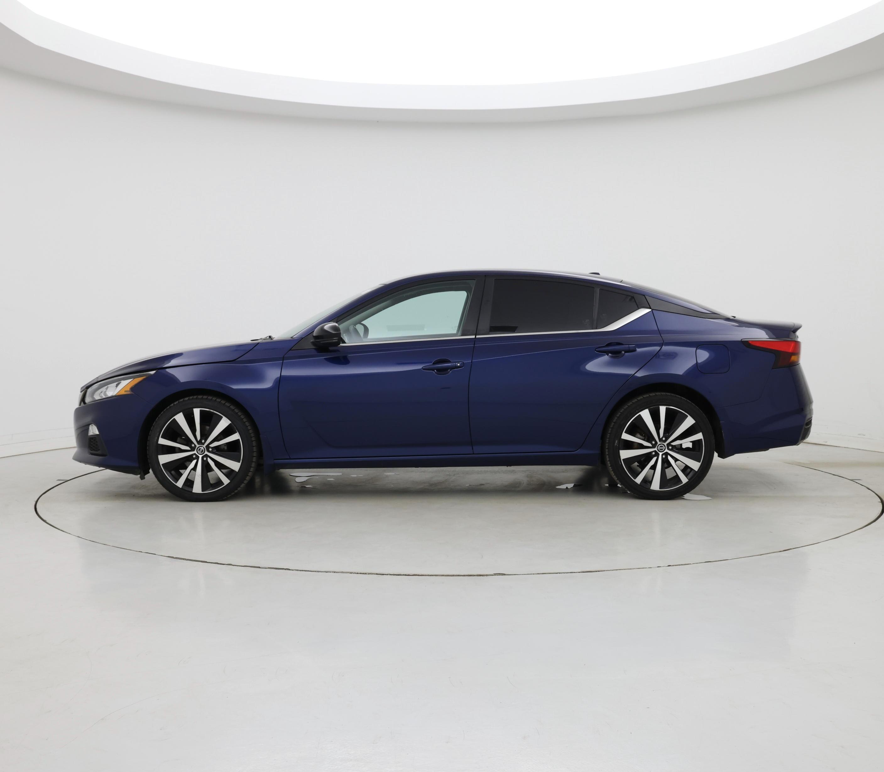 Thumbnail: 2020 Nissan Altima - 3