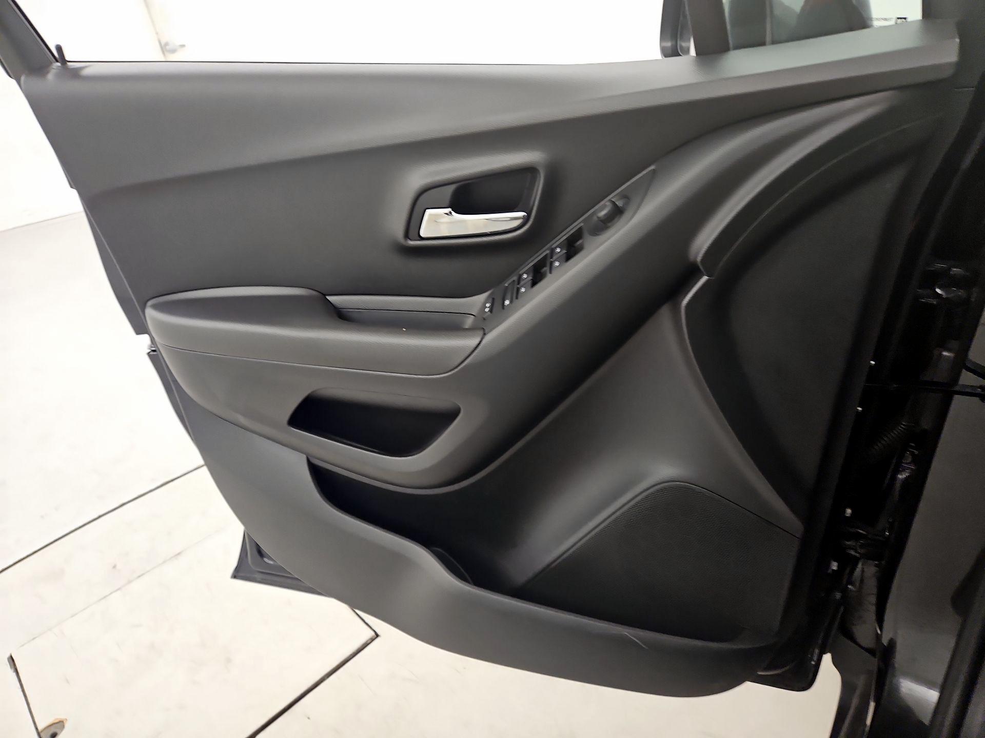 Thumbnail: 2020 Chevrolet Trax - 12