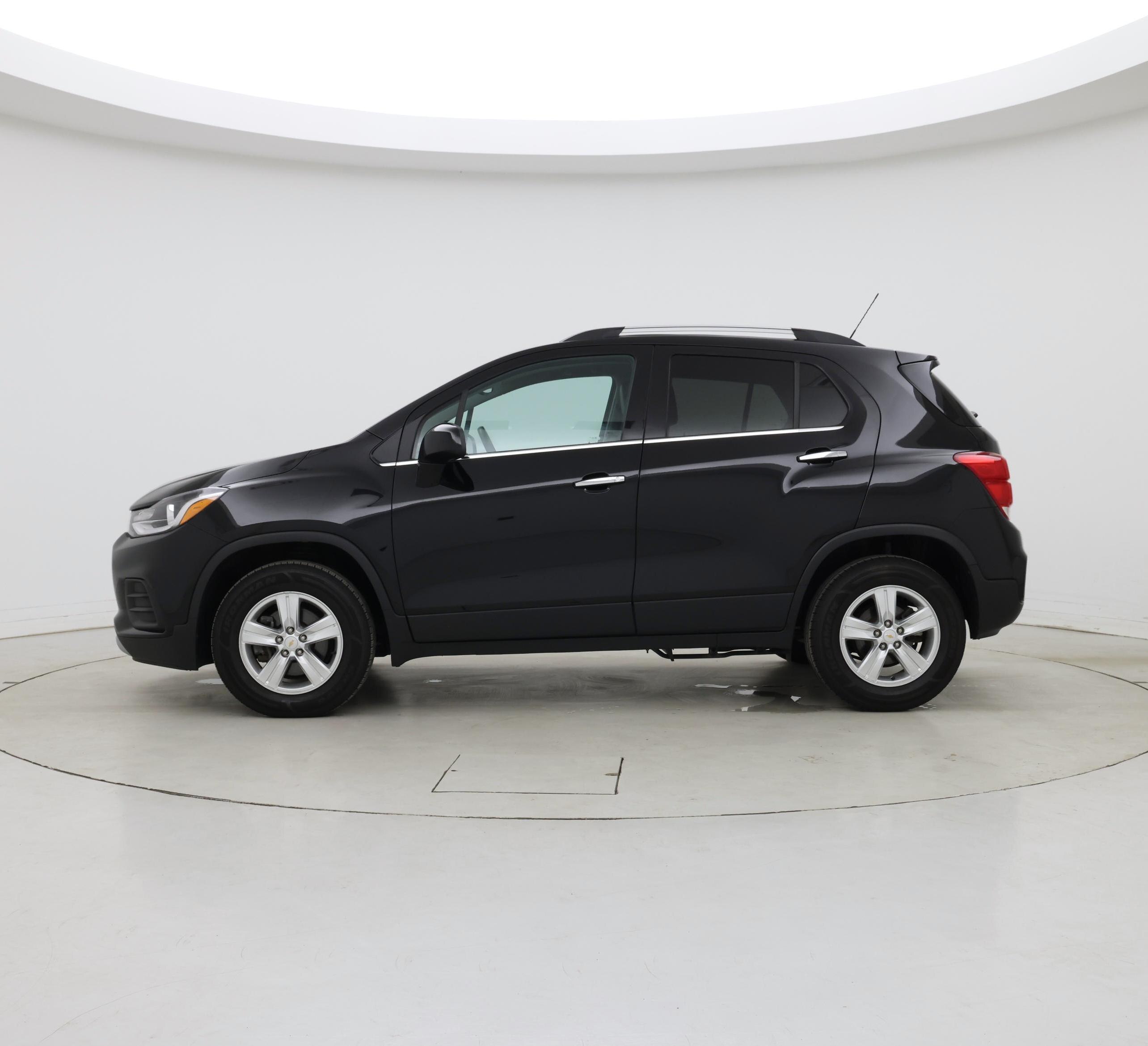 Thumbnail: 2020 Chevrolet Trax - 3