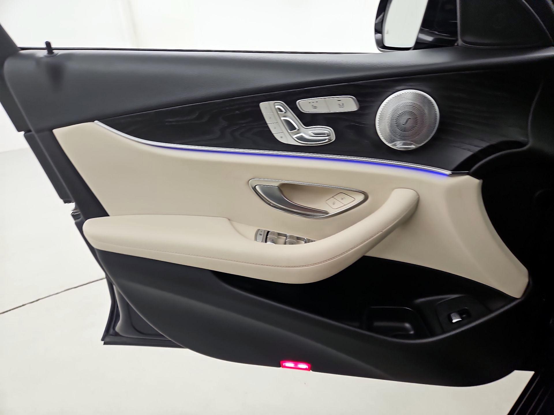 Thumbnail: 2018 Mercedes-Benz E-Class - 12