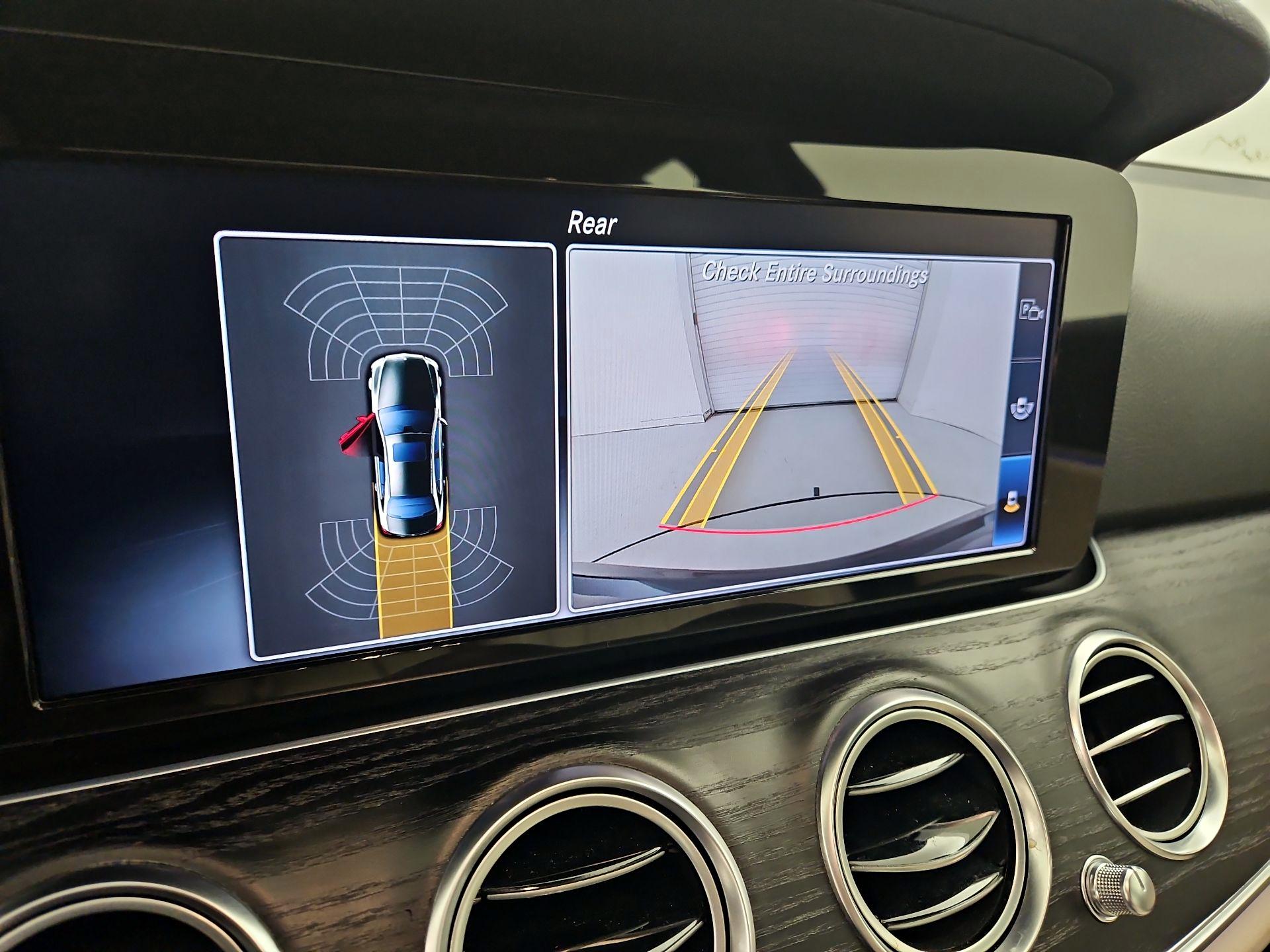 Thumbnail: 2018 Mercedes-Benz E-Class - 15