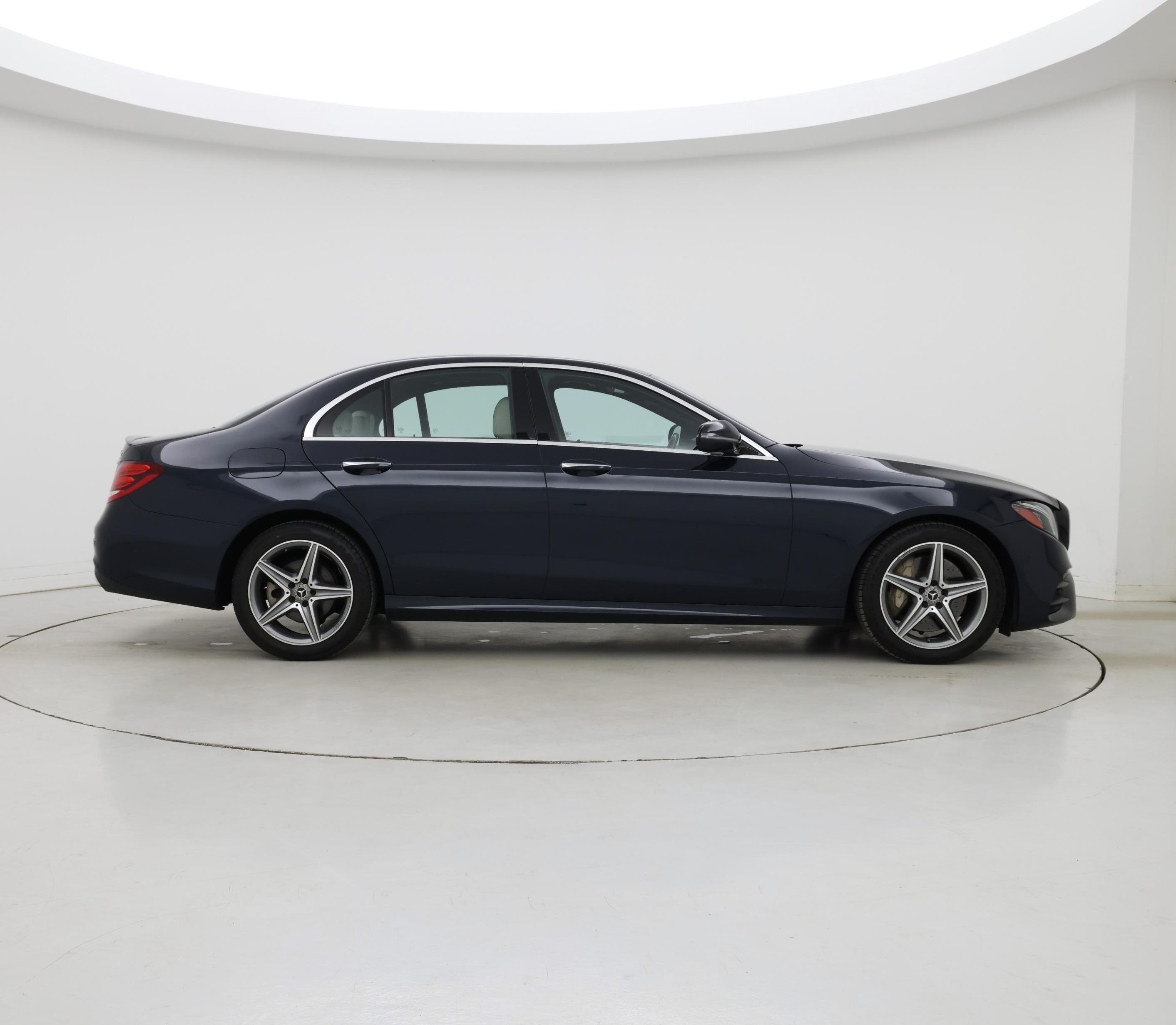 Thumbnail: 2018 Mercedes-Benz E-Class - 7