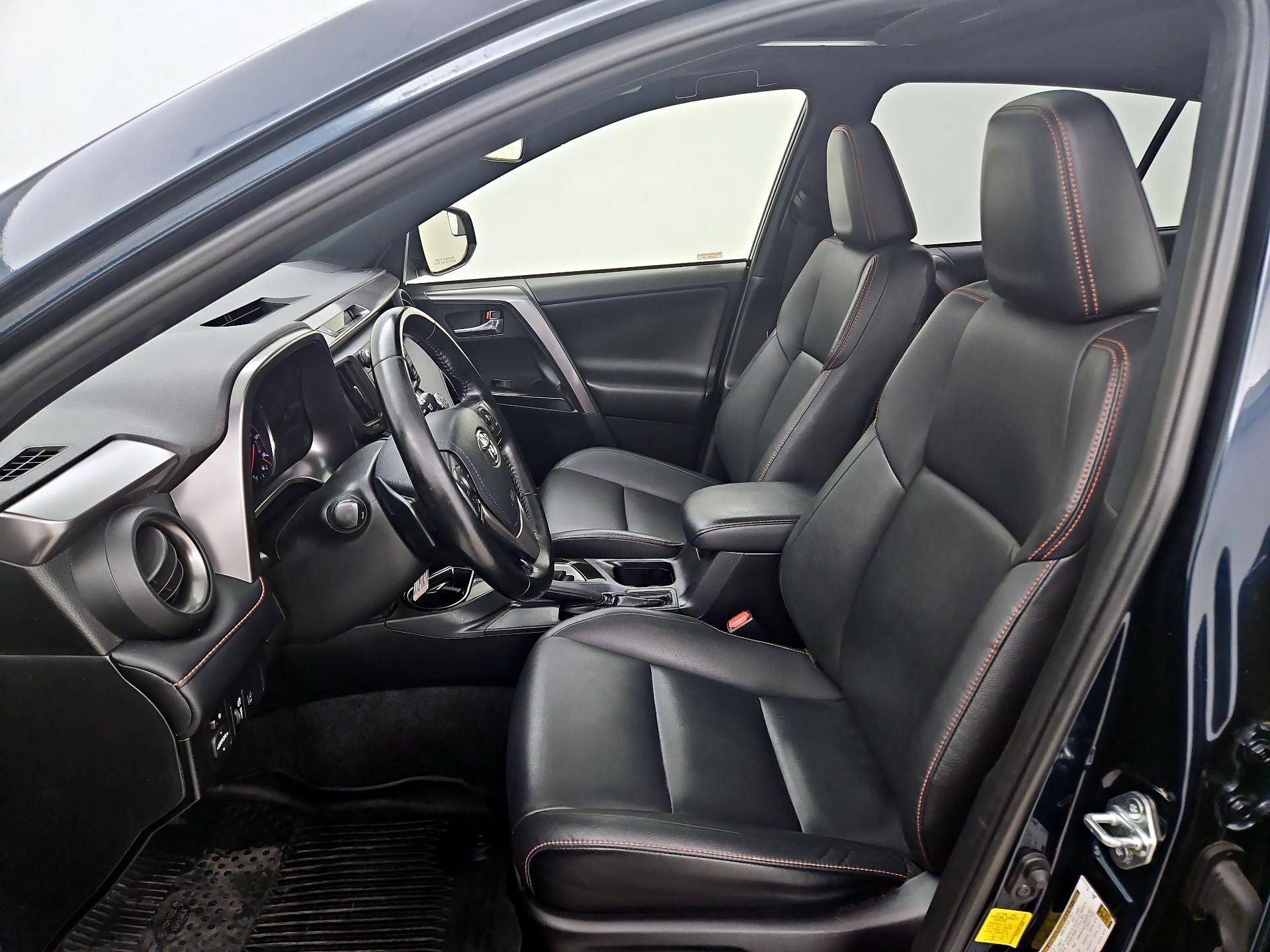 Thumbnail: 2018 Toyota RAV4 - 11
