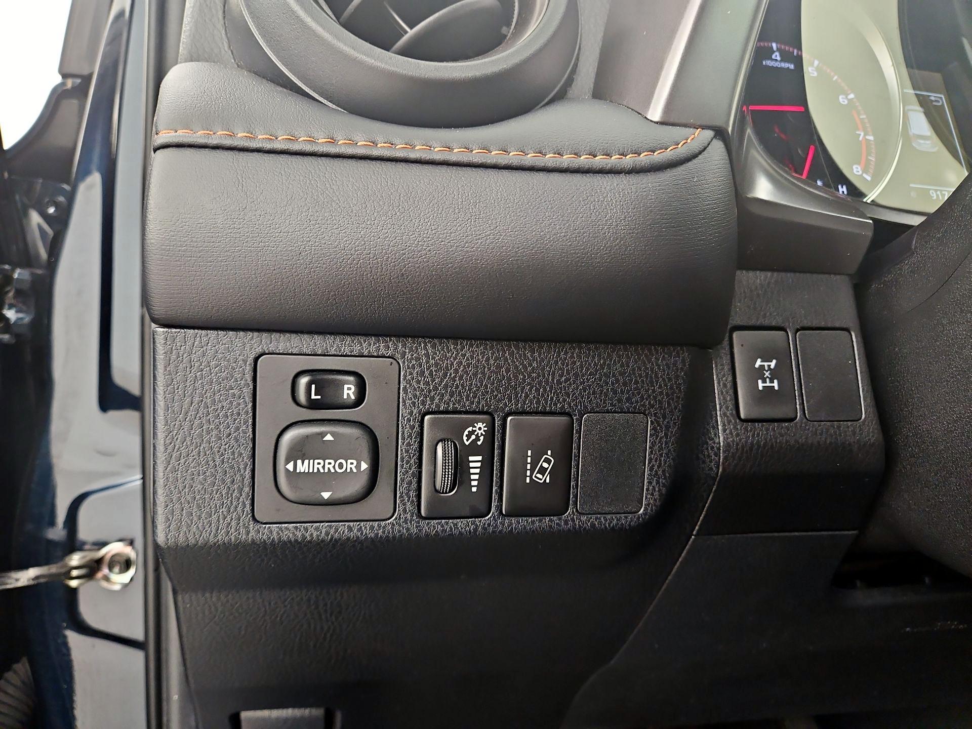 Thumbnail: 2018 Toyota RAV4 - 13