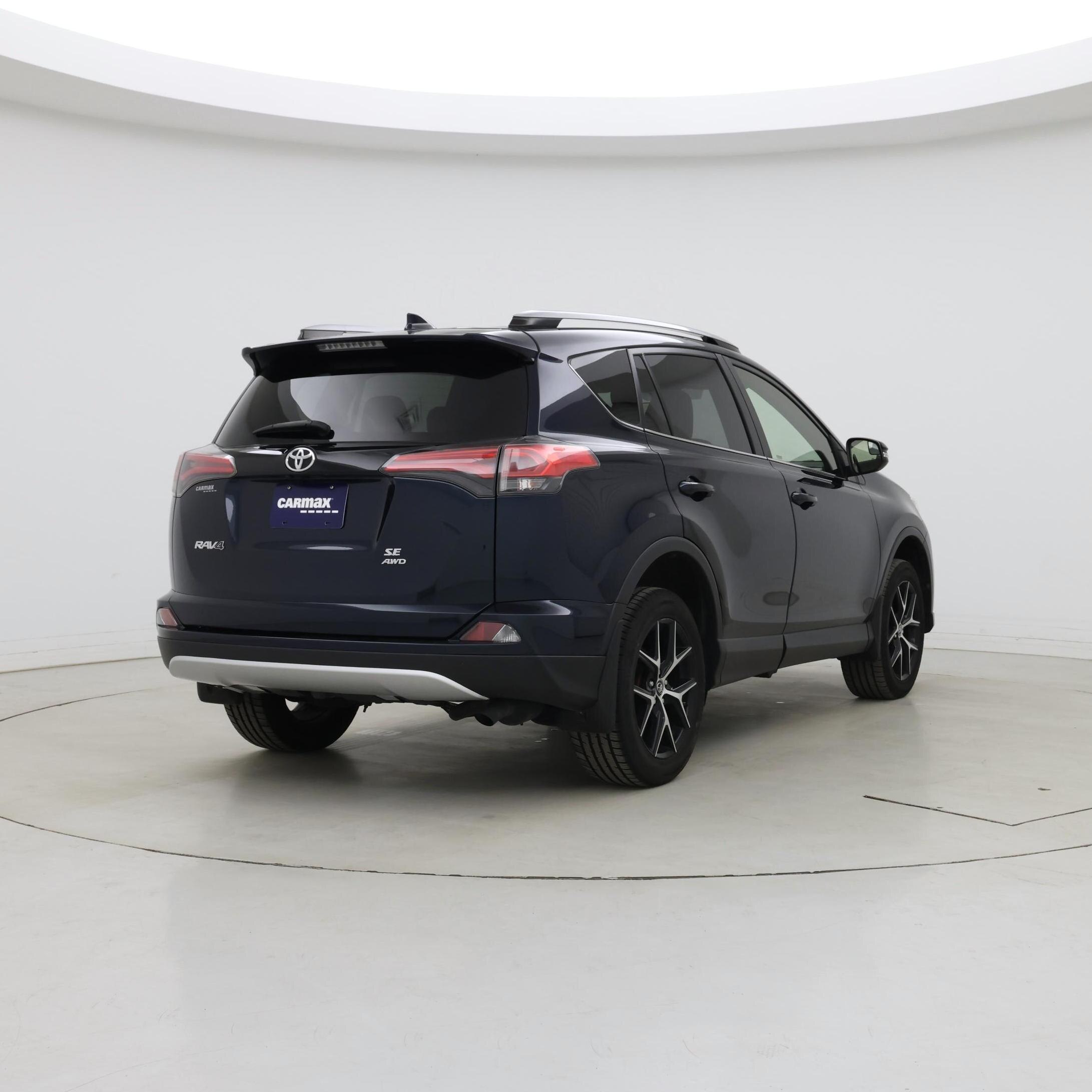 Thumbnail: 2018 Toyota RAV4 - 8