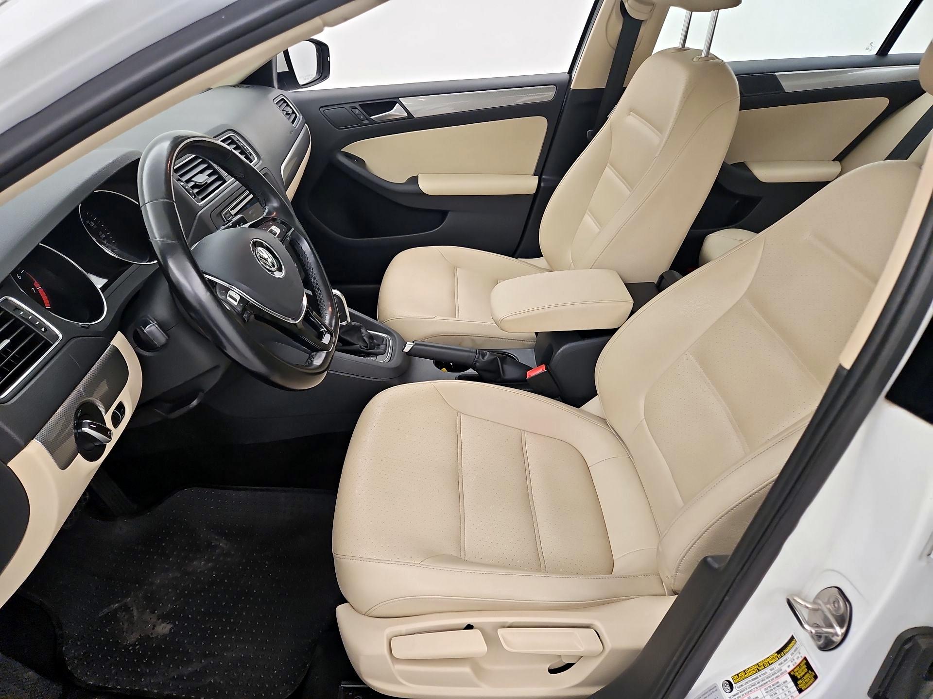 Thumbnail: 2017 Volkswagen Jetta - 11