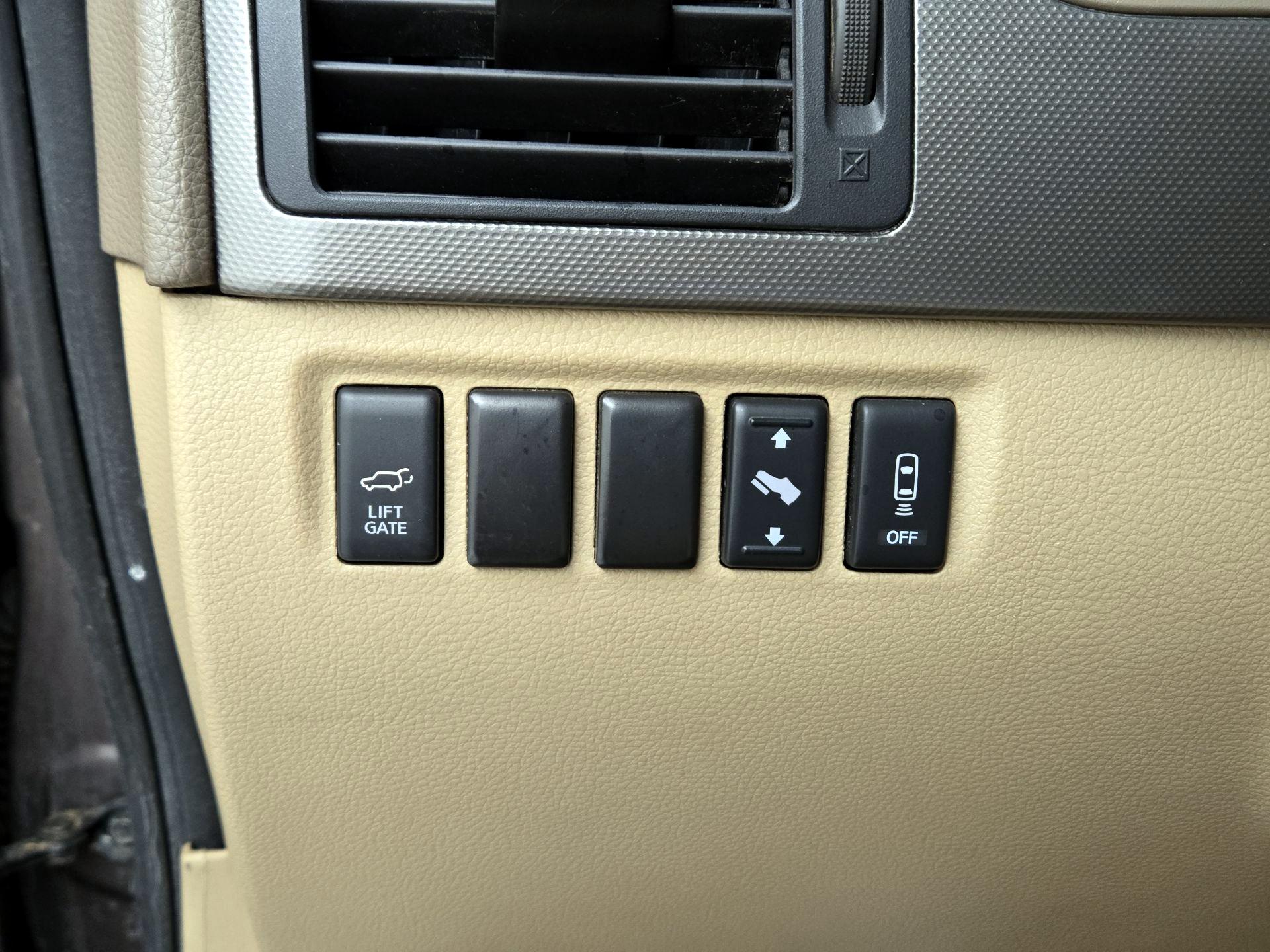 Thumbnail: 2013 Nissan Armada - 13