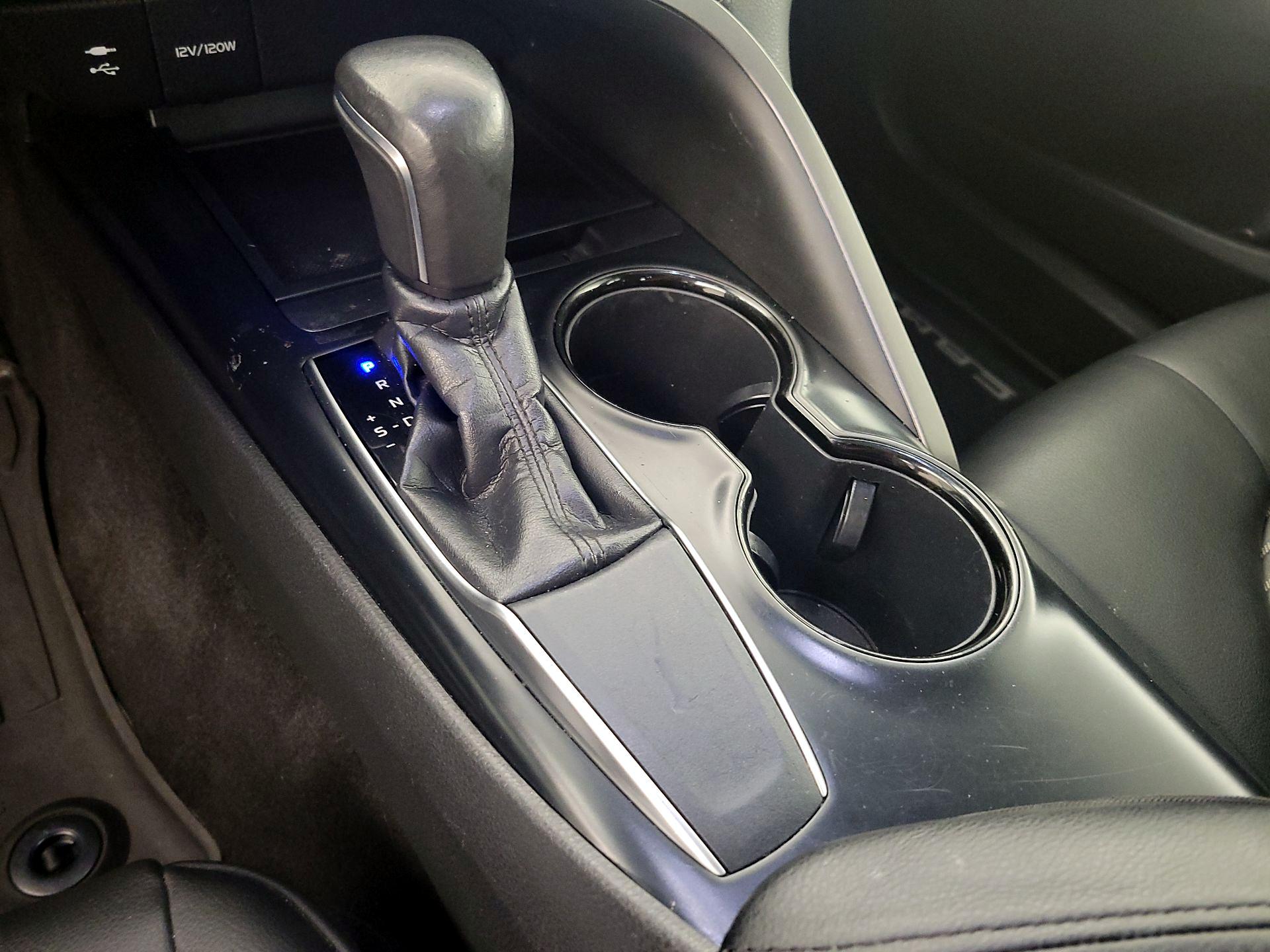 Thumbnail: 2018 Toyota Camry - 17