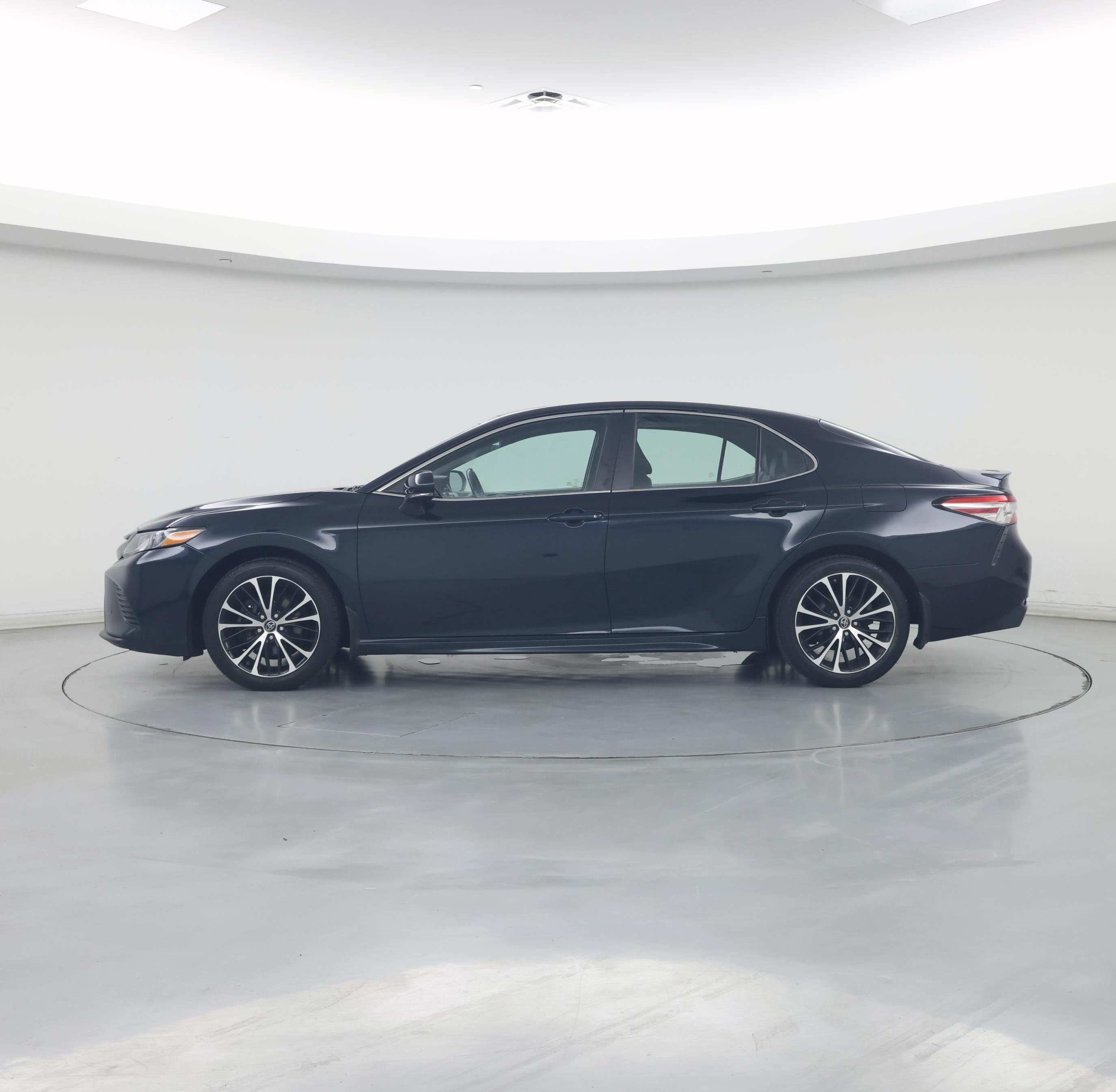 Thumbnail: 2018 Toyota Camry - 3