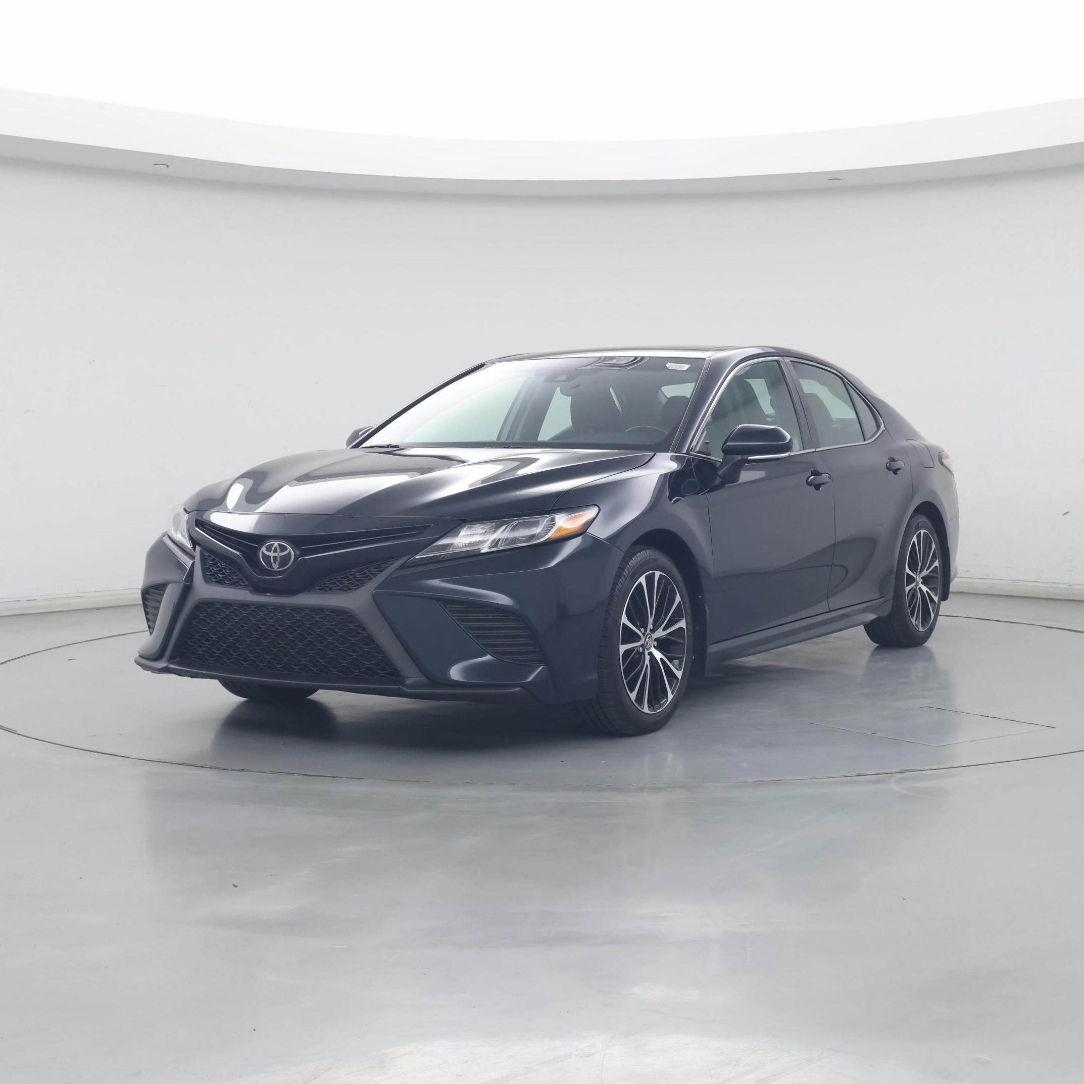 Thumbnail: 2018 Toyota Camry - 4
