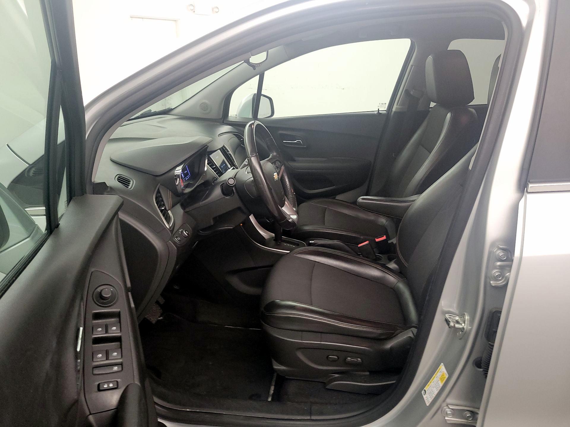Thumbnail: 2018 Chevrolet Trax - 11